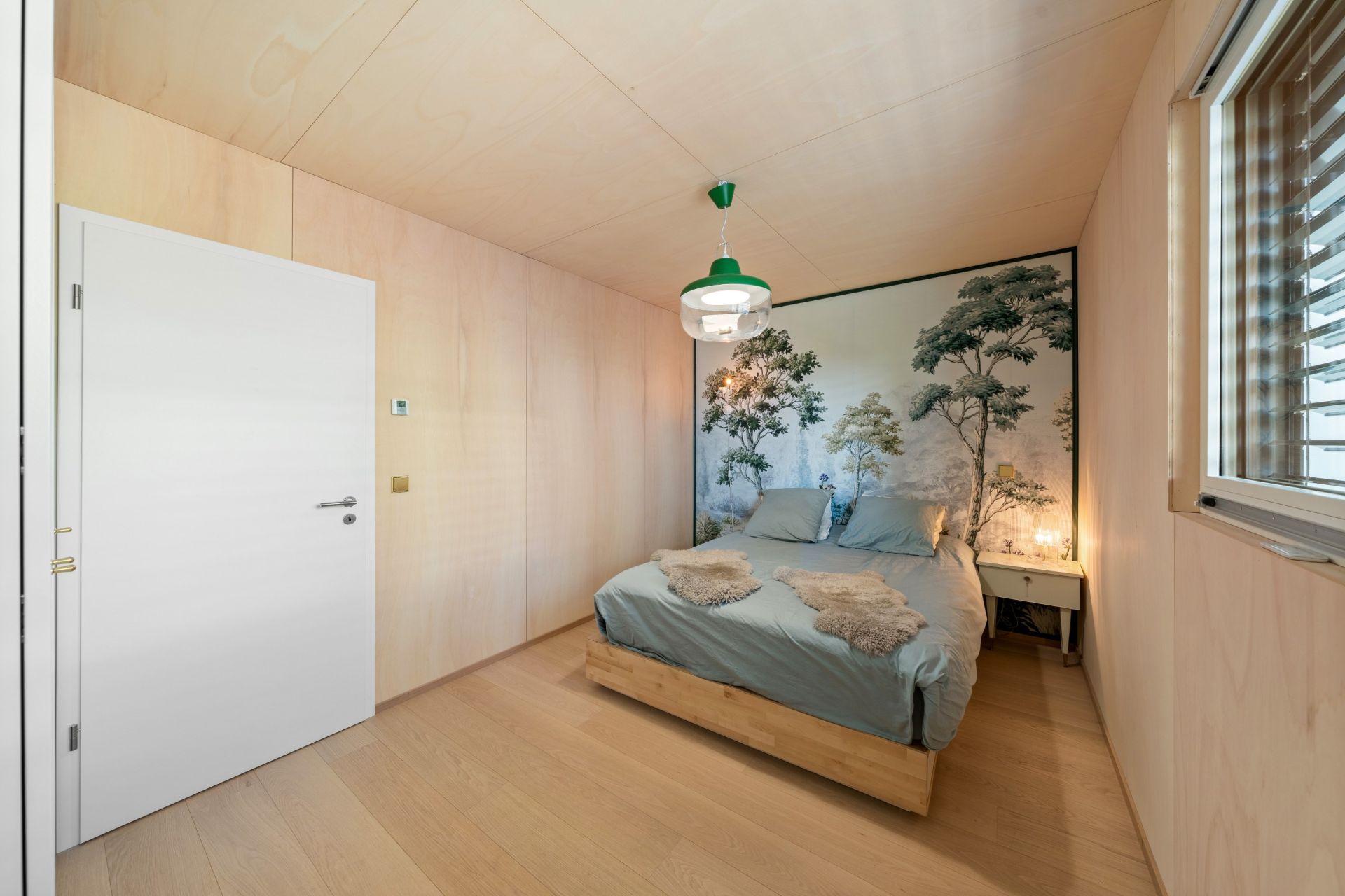 luxury house 9 Rooms for sale on THONON LES BAINS (74200)