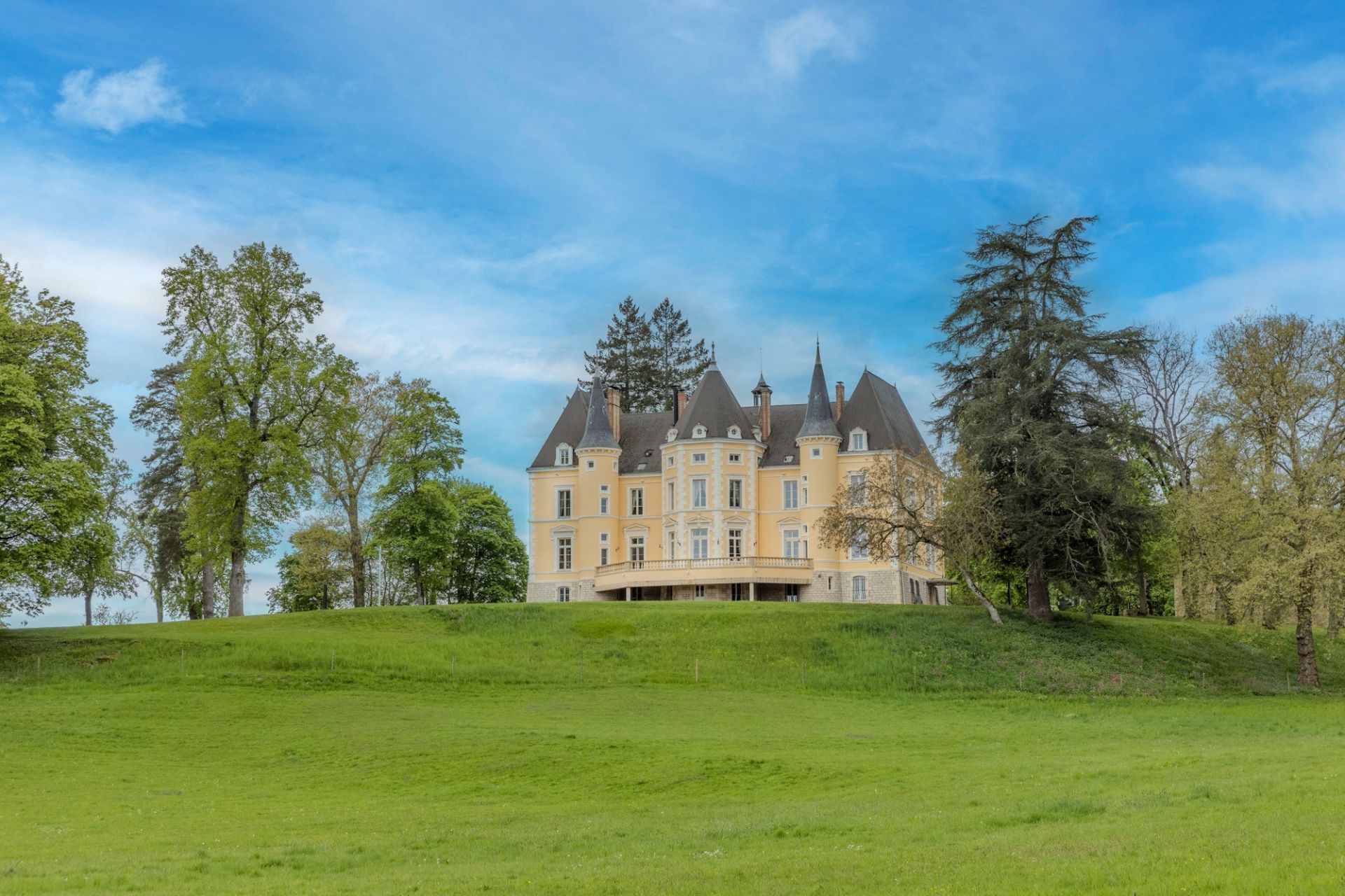 château 20 Pièces en vente sur AUTUN (71400)
