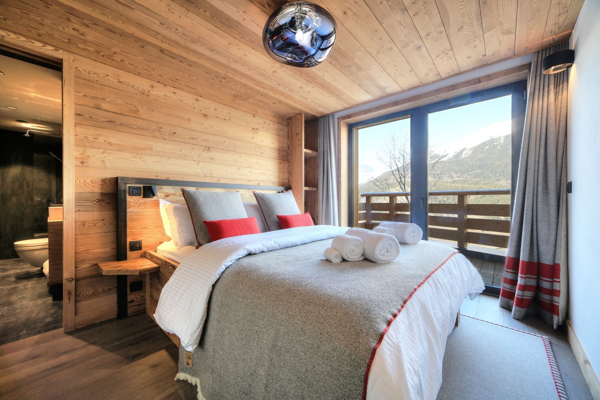 luxury chalet 12 Rooms for sale on CHAMONIX MONT BLANC (74400)