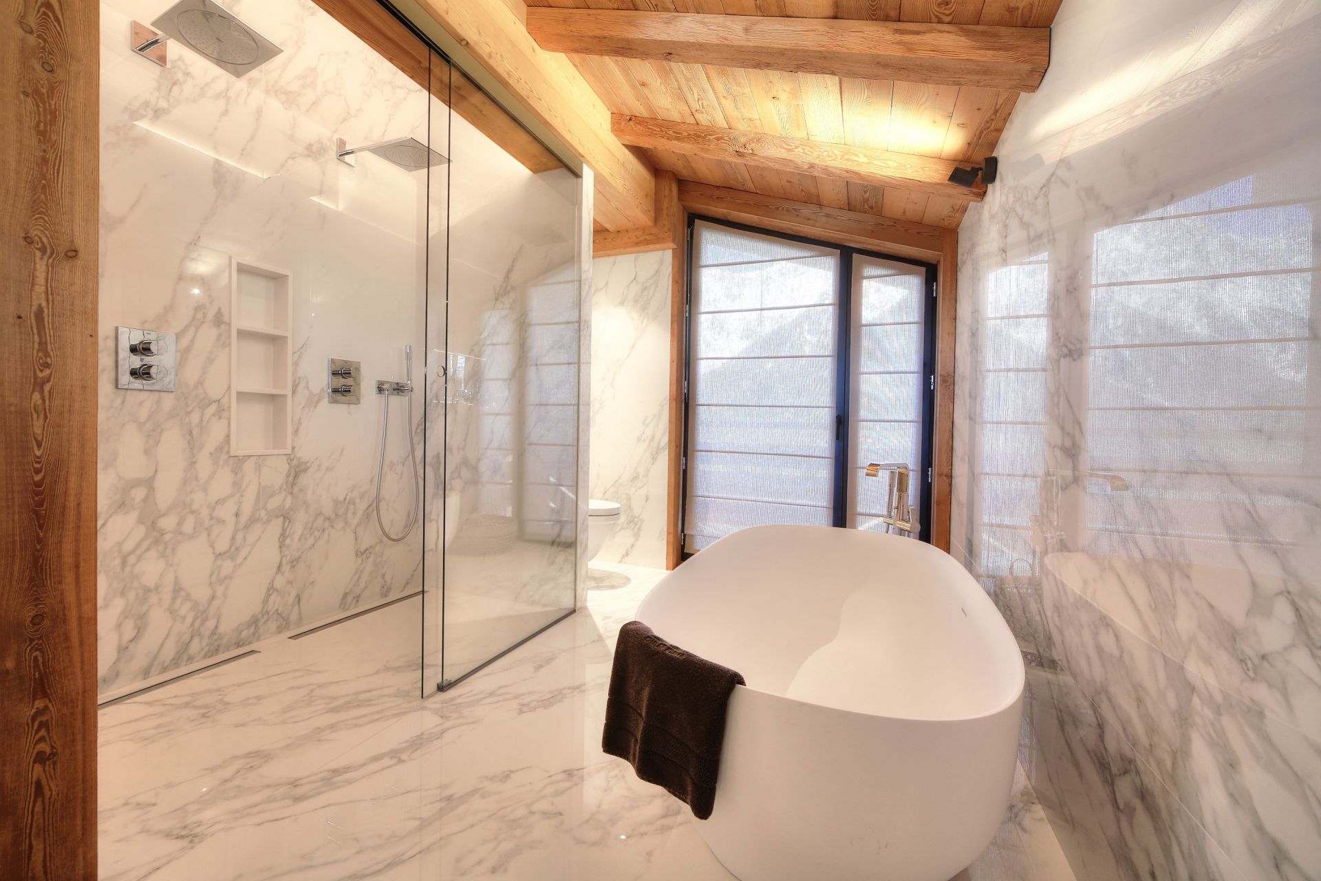 luxury chalet 12 Rooms for sale on CHAMONIX MONT BLANC (74400)