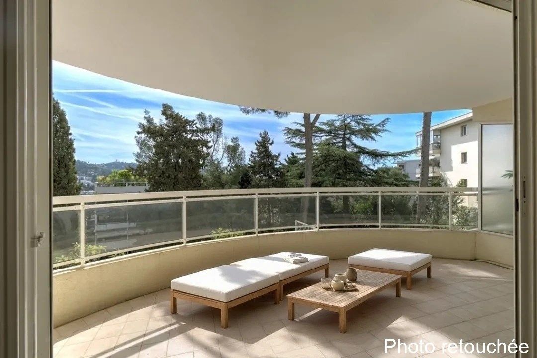 luxury apartment 3 Rooms for sale on LE CANNET (06110)
