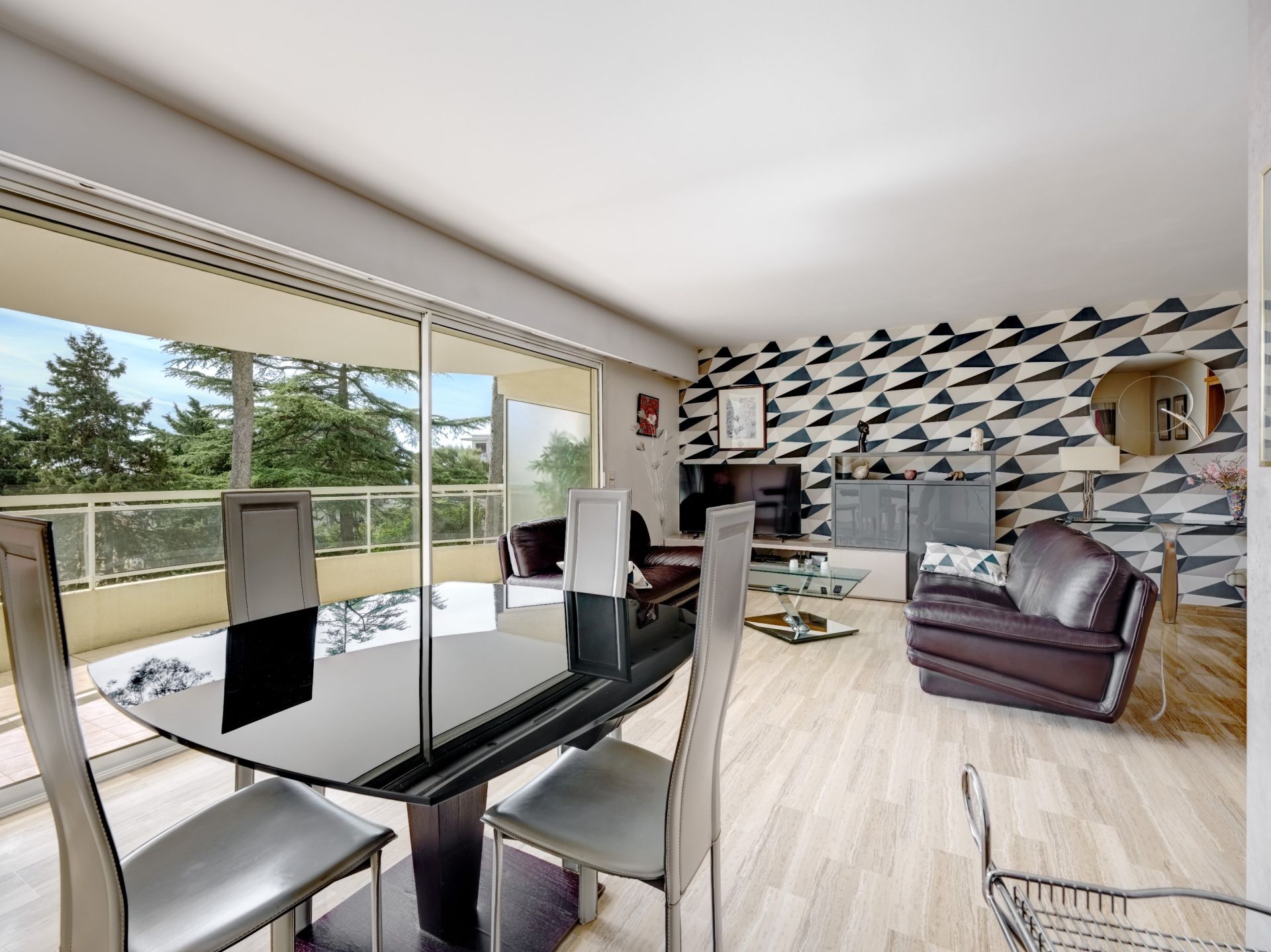 luxury apartment 3 Rooms for sale on LE CANNET (06110)