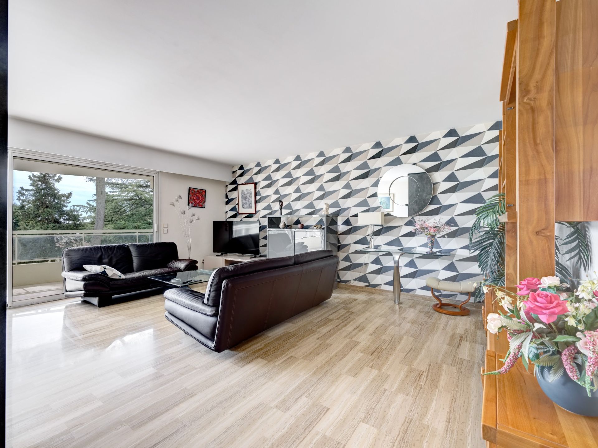 luxury apartment 3 Rooms for sale on LE CANNET (06110)