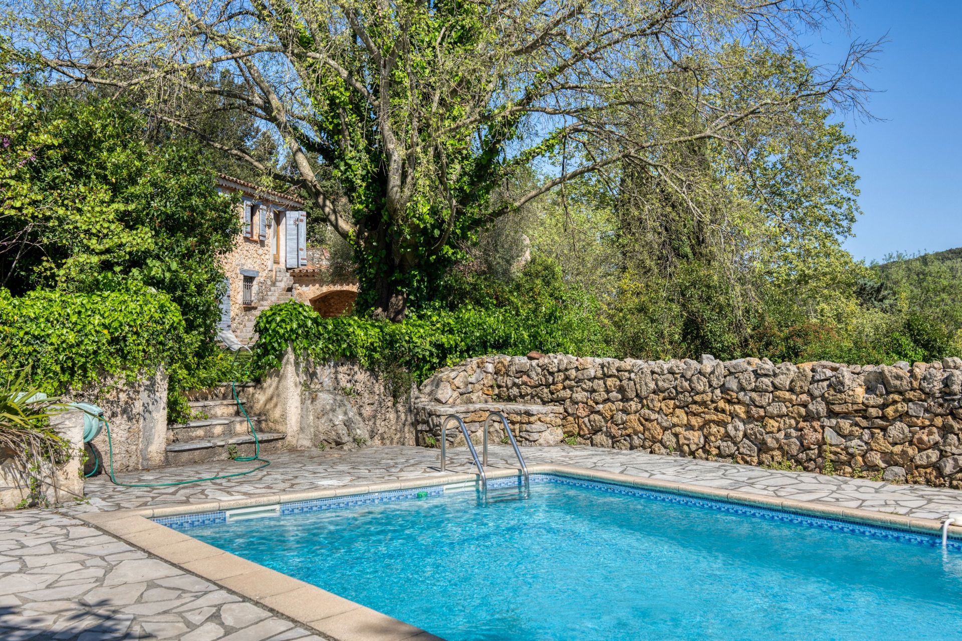 villa de luxe 6 Pièces en vente sur MONTAUROUX (83440)