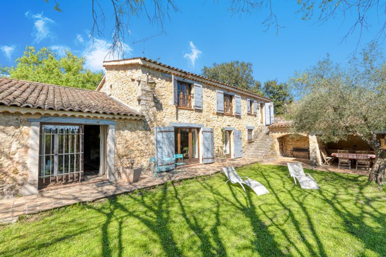 villa de luxe 6 Pièces en vente sur MONTAUROUX (83440)