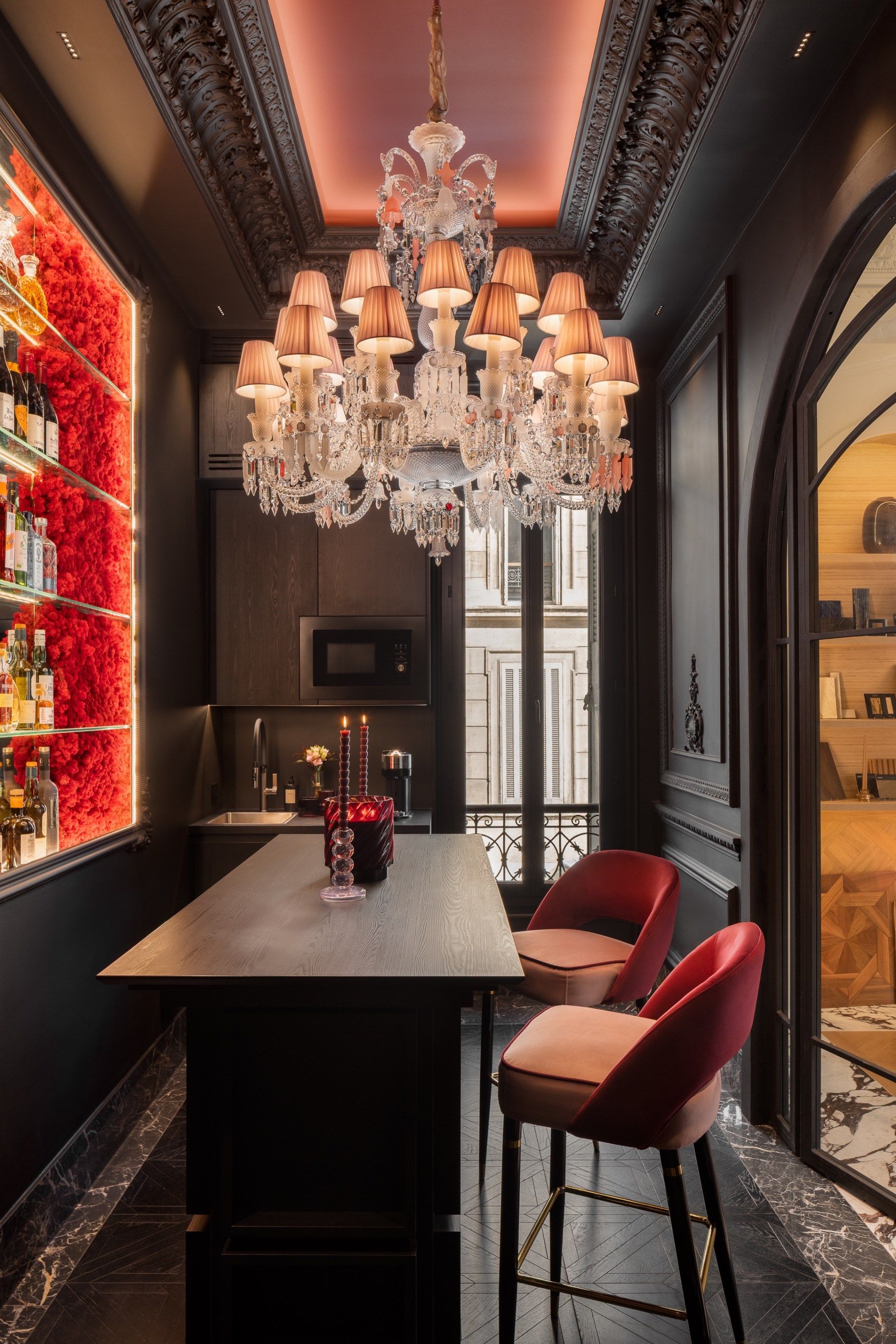 luxury apartment 6 Rooms for sale on MARSEILLE (13008)