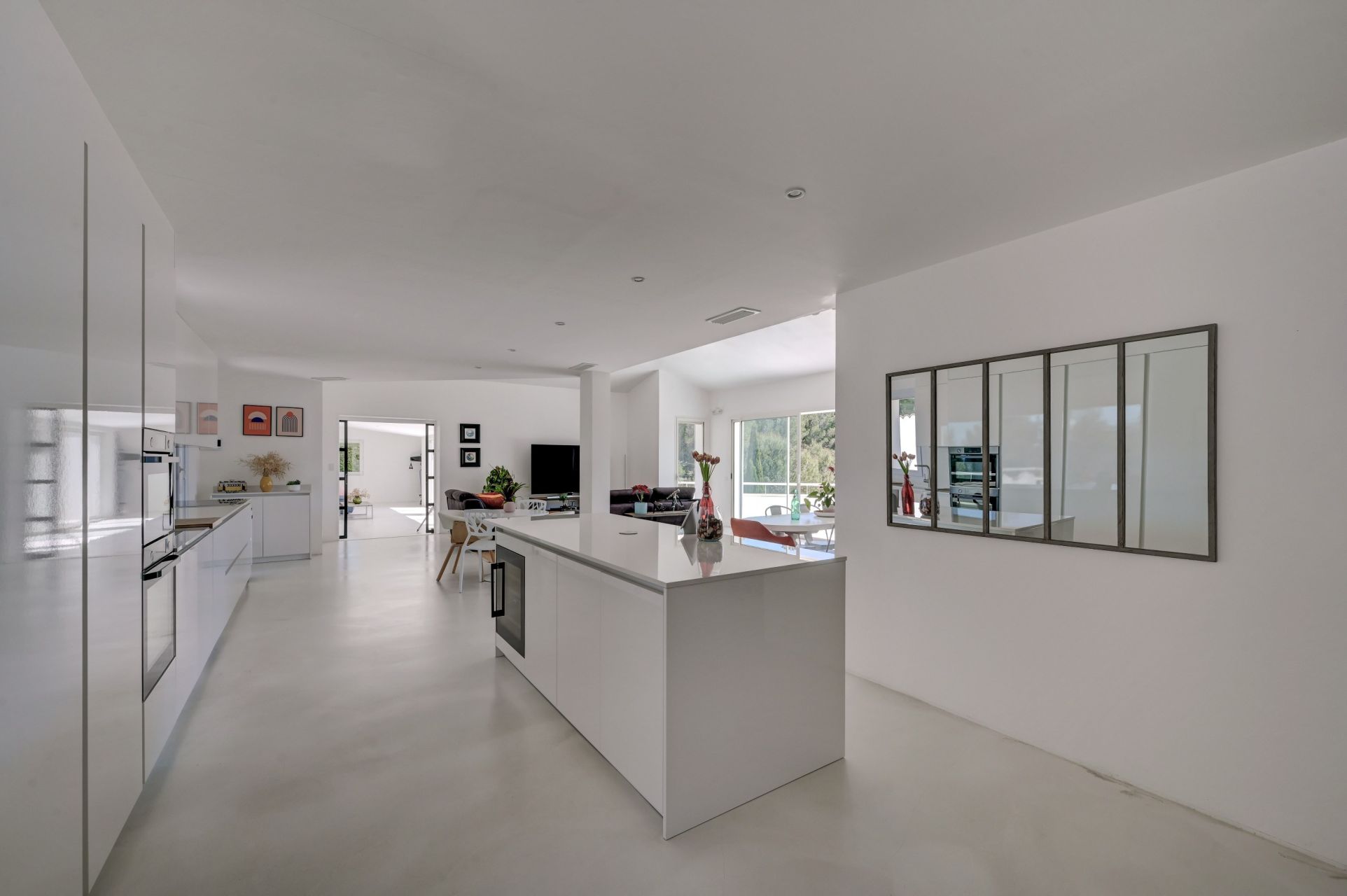 luxury house 8 Rooms for sale on ENSUES LA REDONNE (13820)