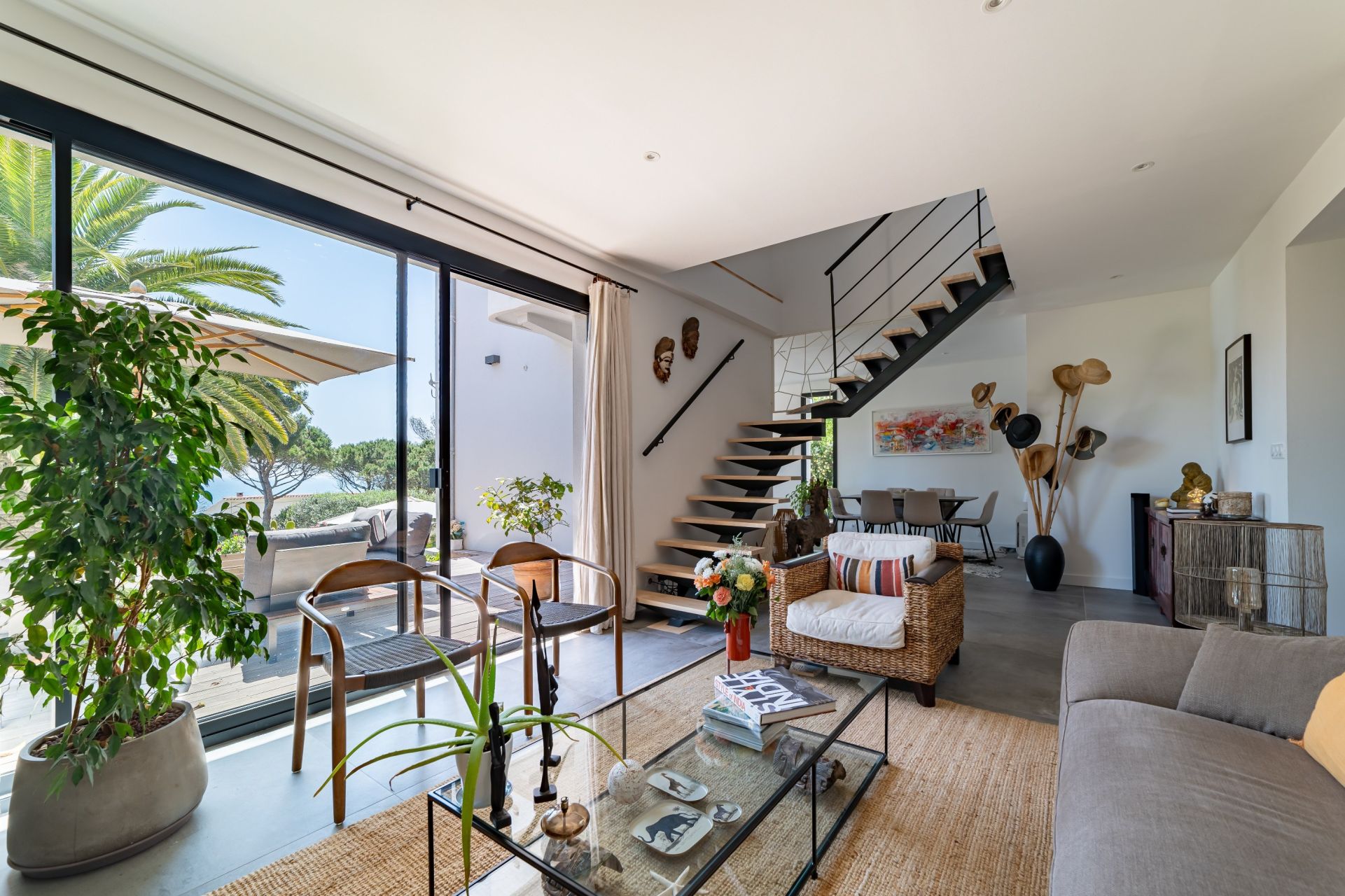 luxury house 5 Rooms for sale on SETE (34200)