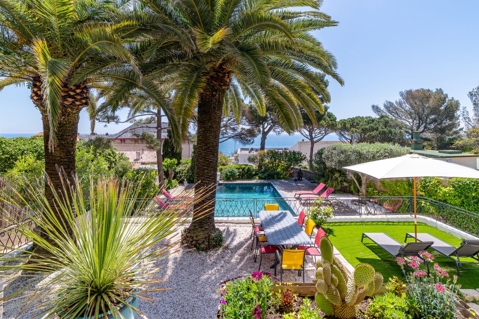 luxury house 5 Rooms for sale on SETE (34200)