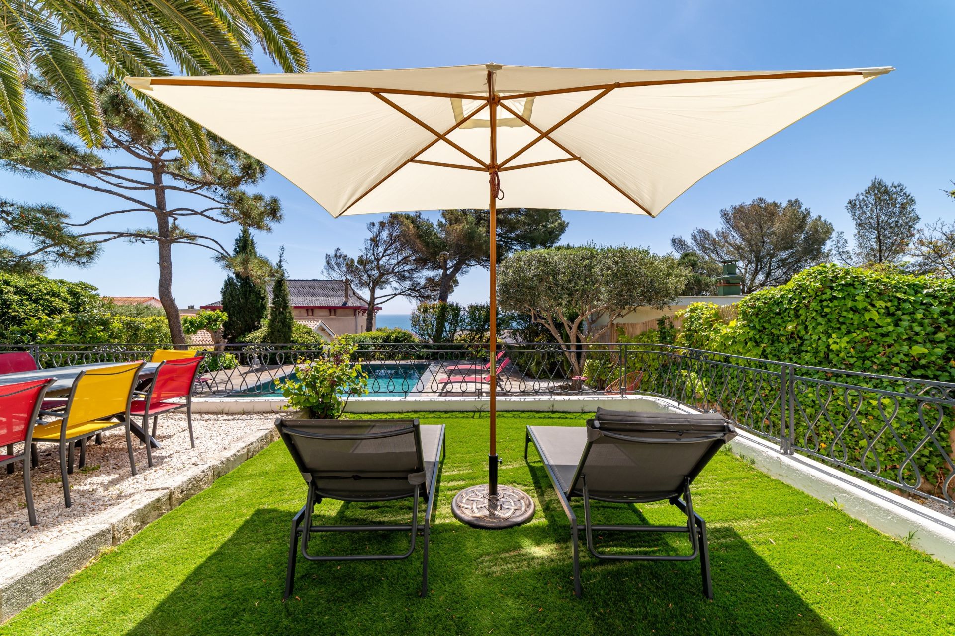 luxury house 5 Rooms for sale on SETE (34200)