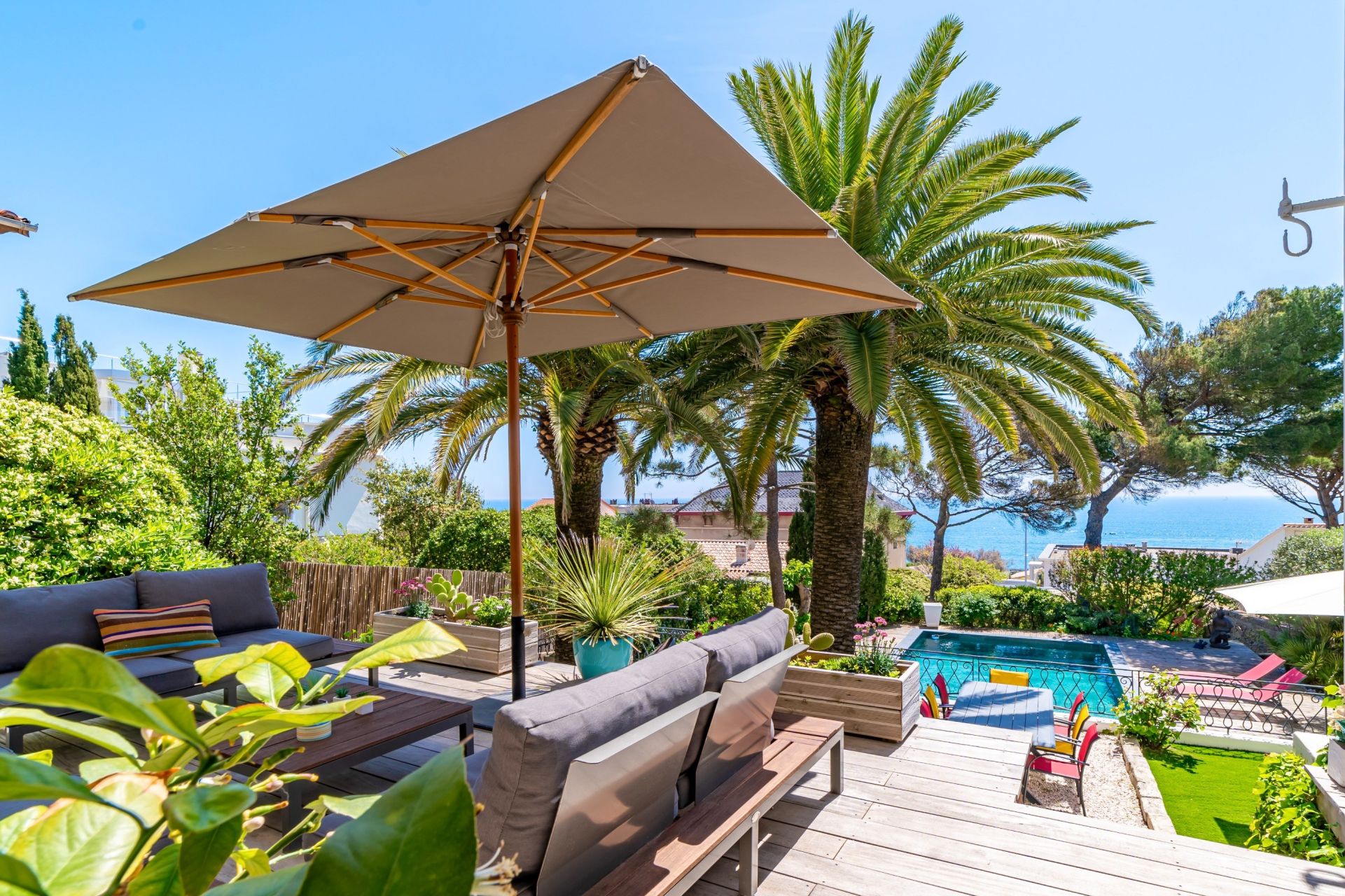 luxury house 5 Rooms for sale on SETE (34200)