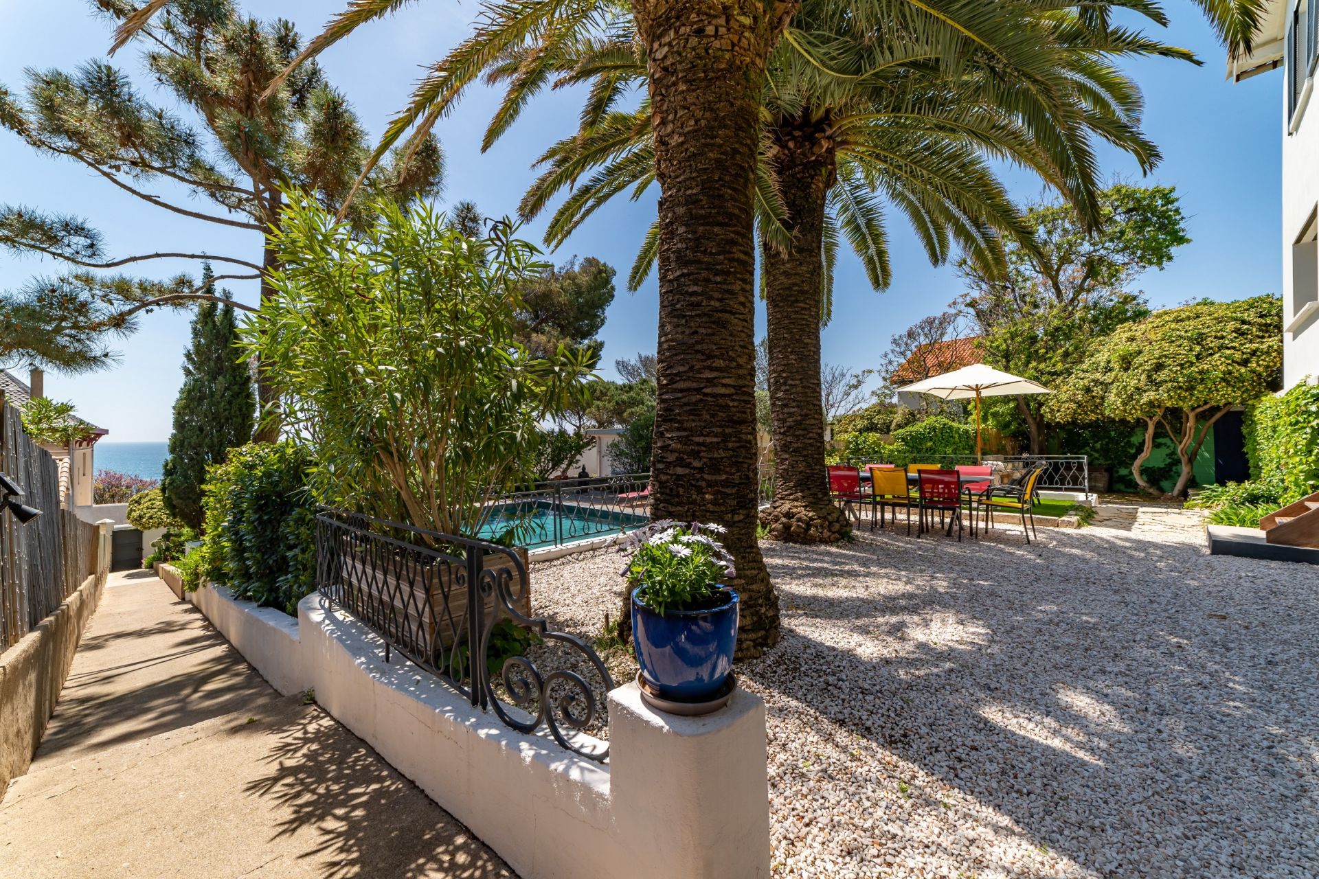 luxury house 5 Rooms for sale on SETE (34200)