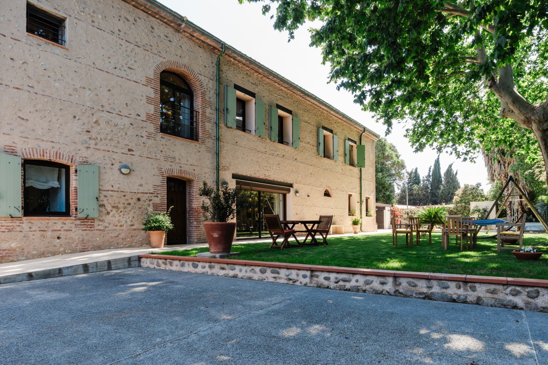 luxury house 6 Rooms for sale on CABESTANY (66330)