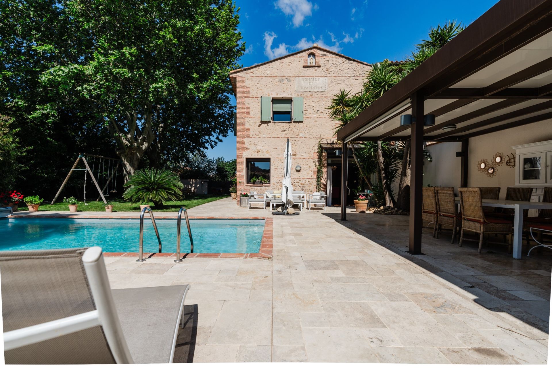 luxury house 6 Rooms for sale on CABESTANY (66330)