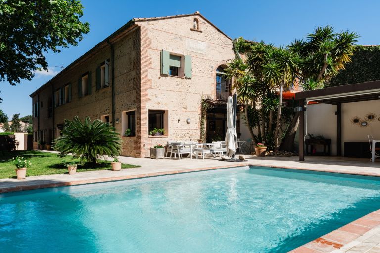 luxury house 6 Rooms for sale on CABESTANY (66330)