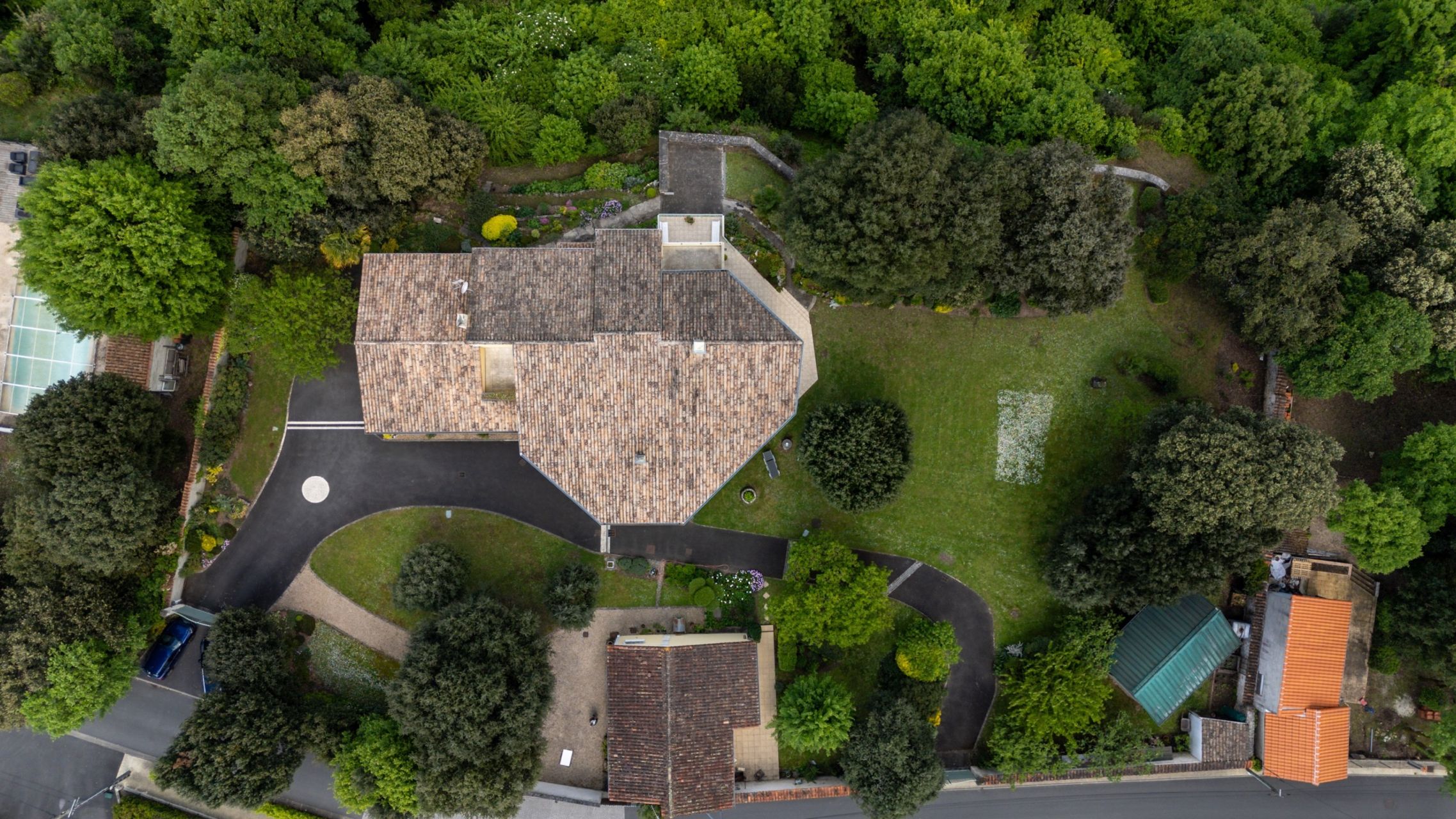 architect's house 7 Rooms for sale on COGNAC (16100)