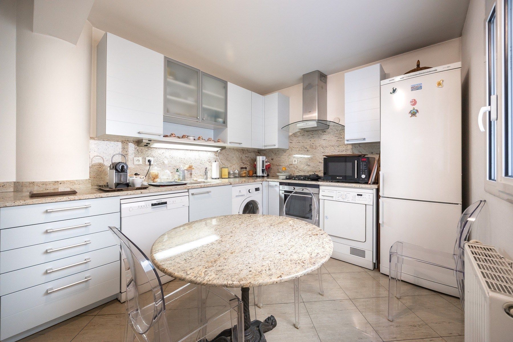 luxury apartment 4 Rooms for sale on PERPIGNAN (66000)