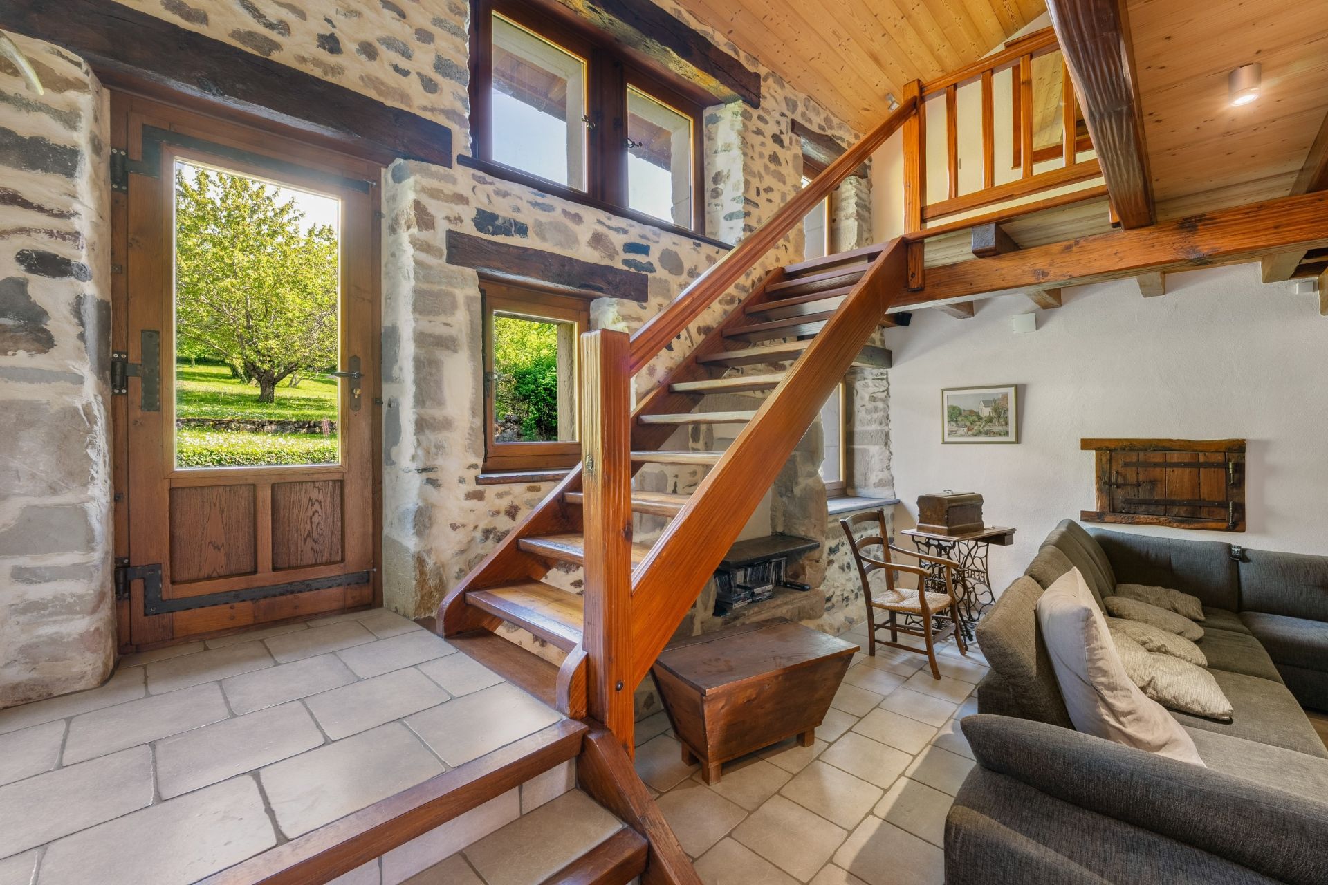 luxury house 12 Rooms for sale on NEYDENS (74160)