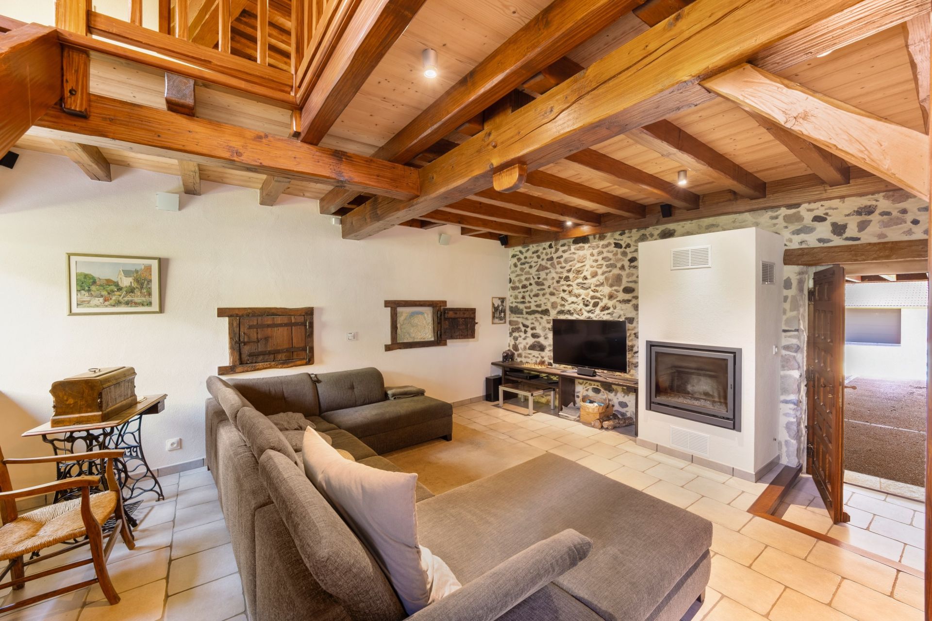 luxury house 12 Rooms for sale on NEYDENS (74160)