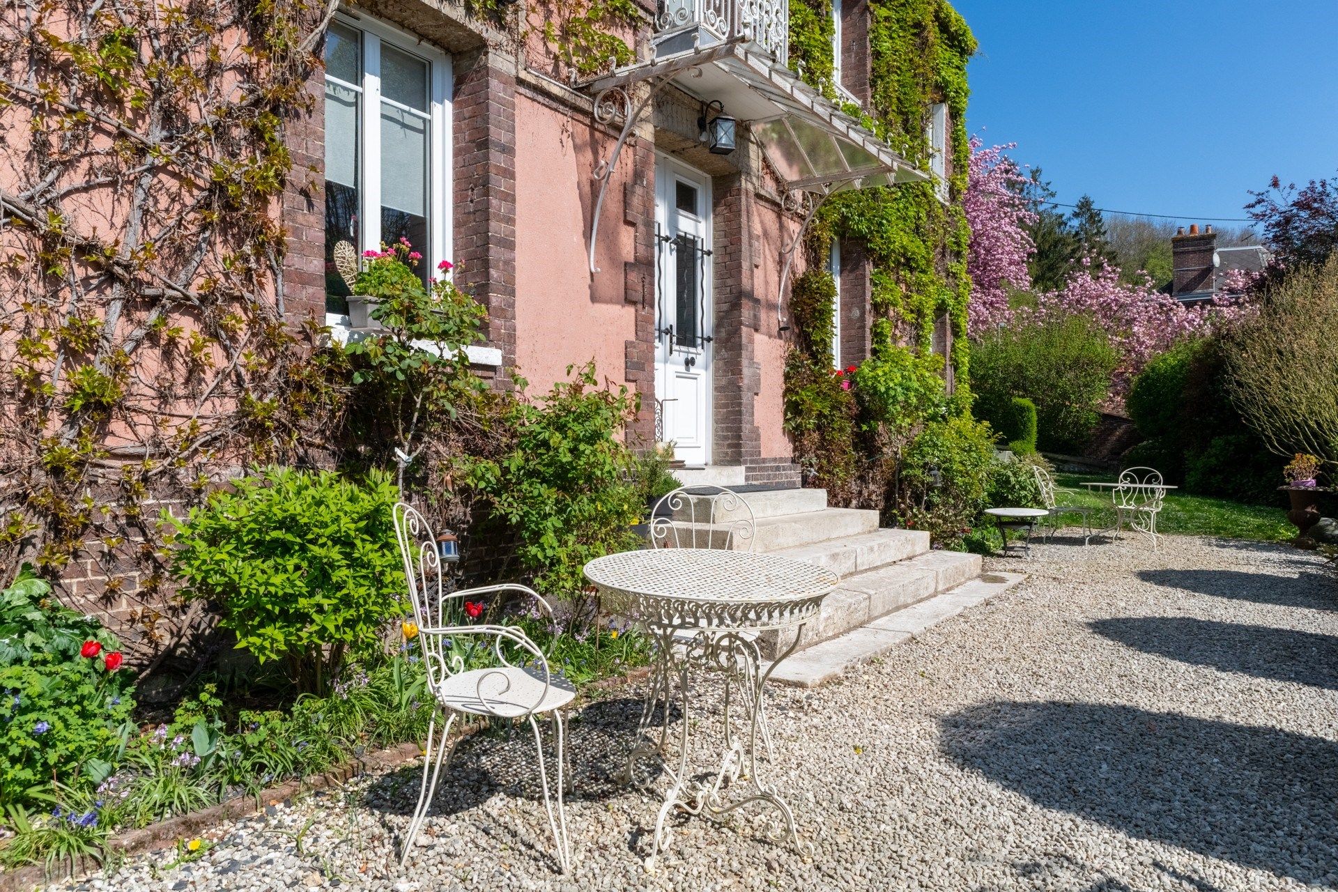 luxury house 8 Rooms for sale on ROUEN (76000)