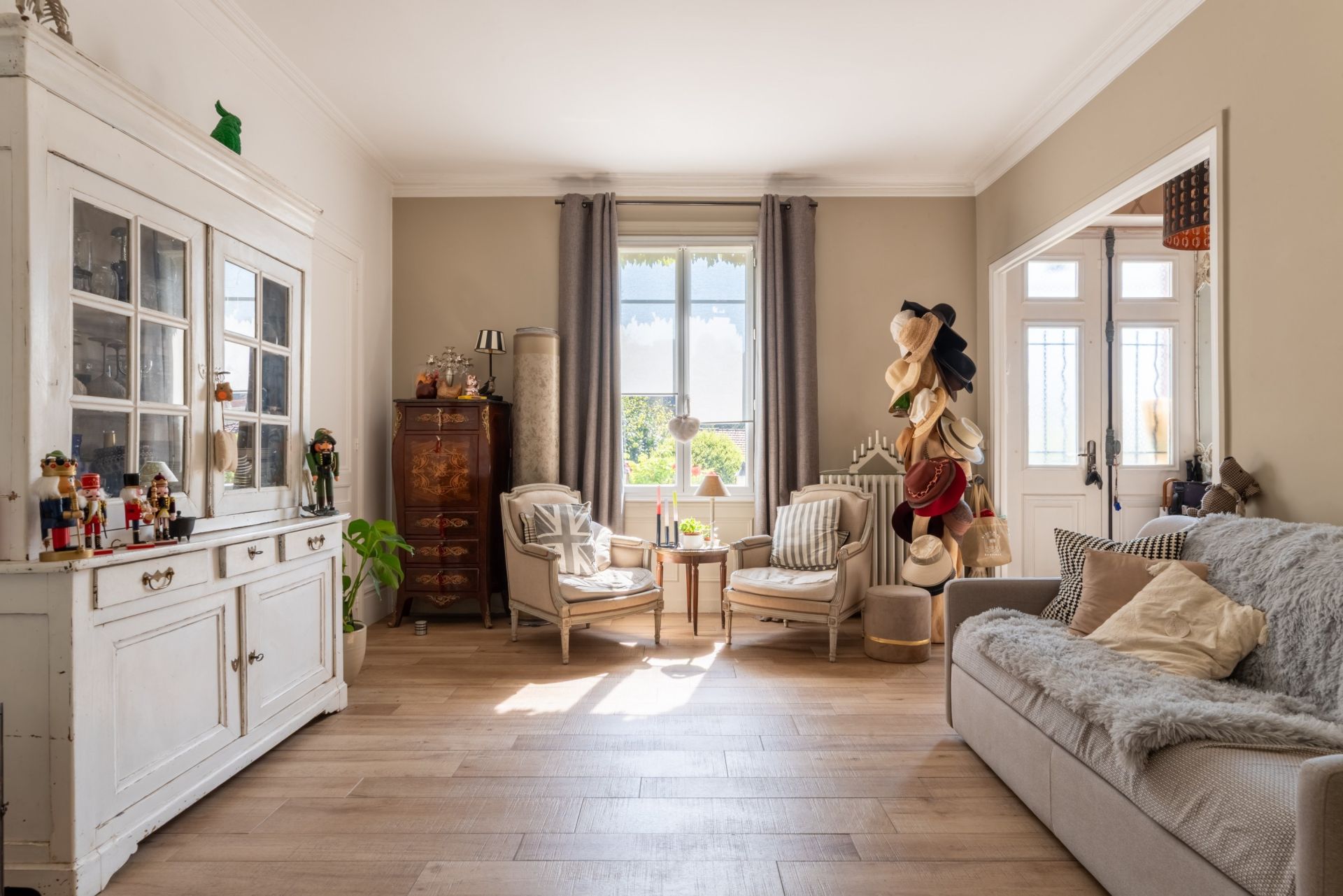 luxury house 8 Rooms for sale on ROUEN (76000)