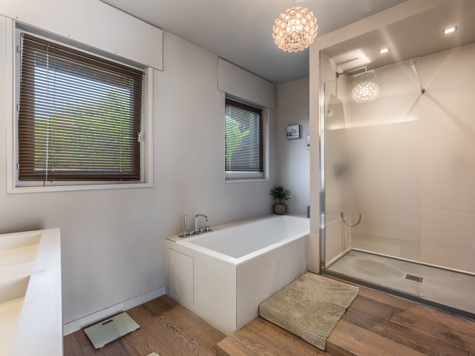 luxury house 7 Rooms for sale on VETRAZ MONTHOUX (74100)