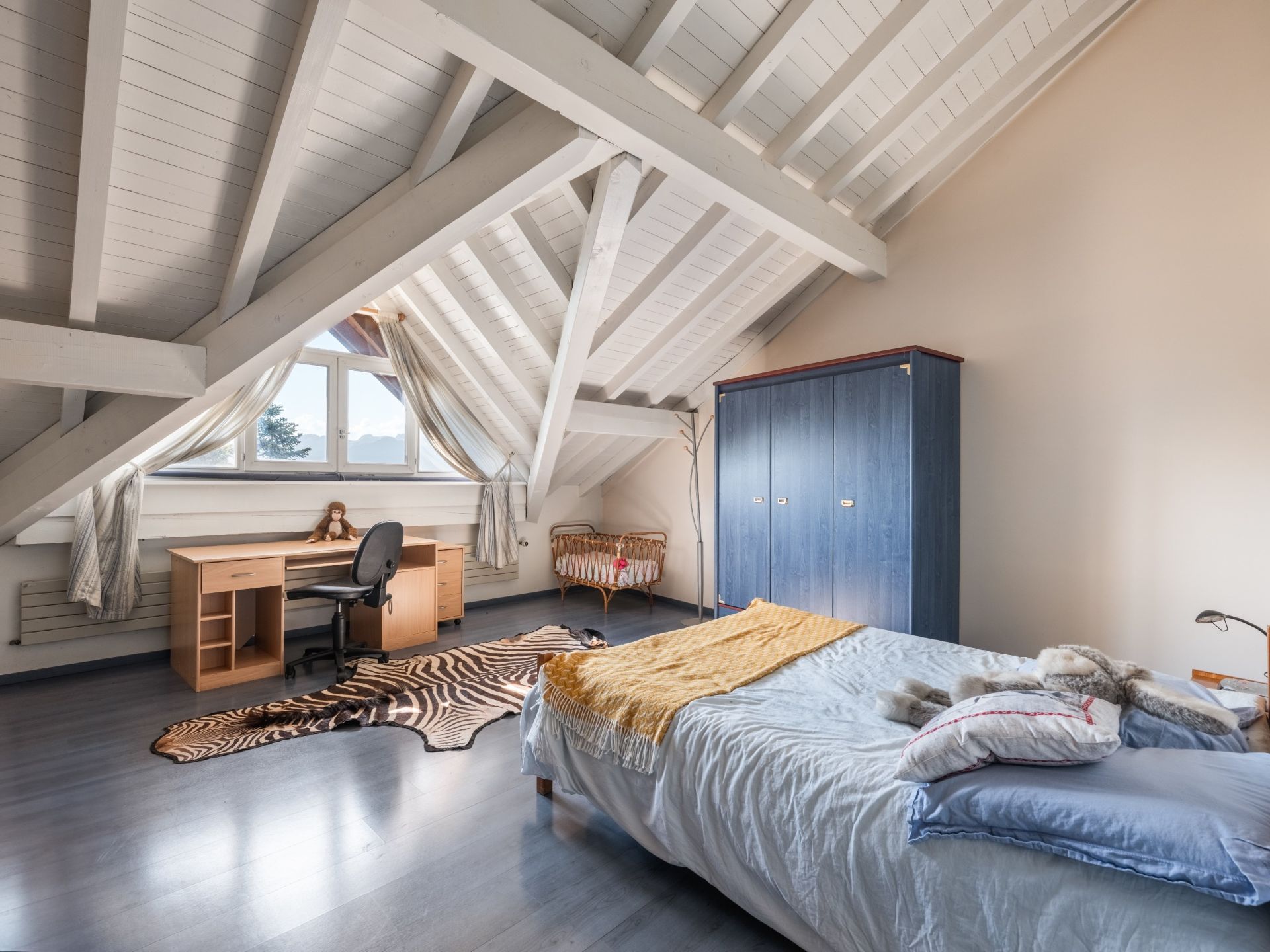 luxury house 7 Rooms for sale on VETRAZ MONTHOUX (74100)