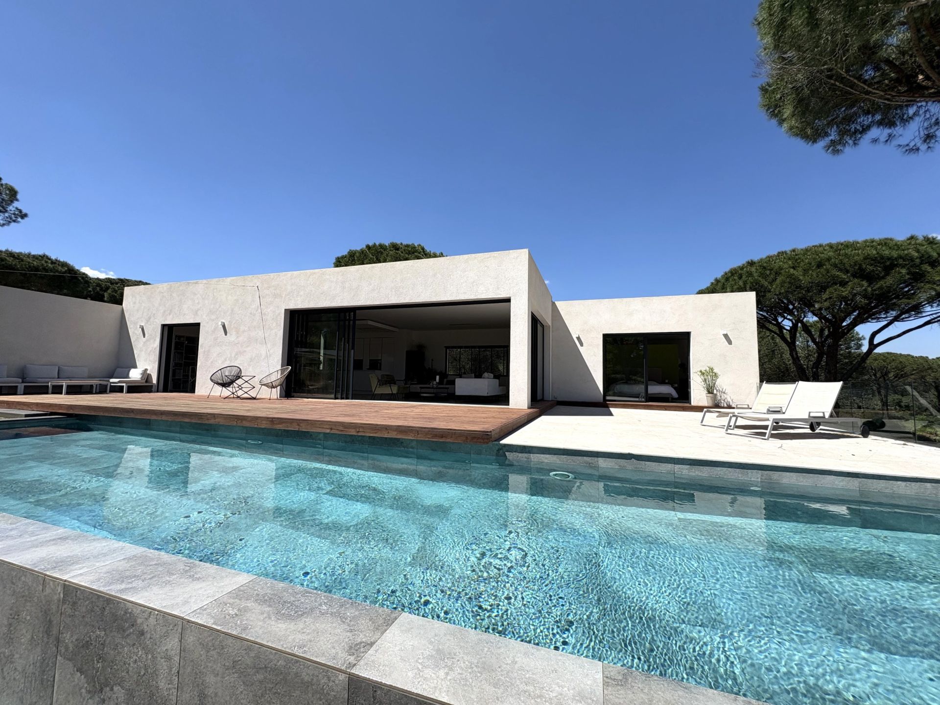 maison contemporaine 7 Pièces en vente sur VIDAUBAN (83550)