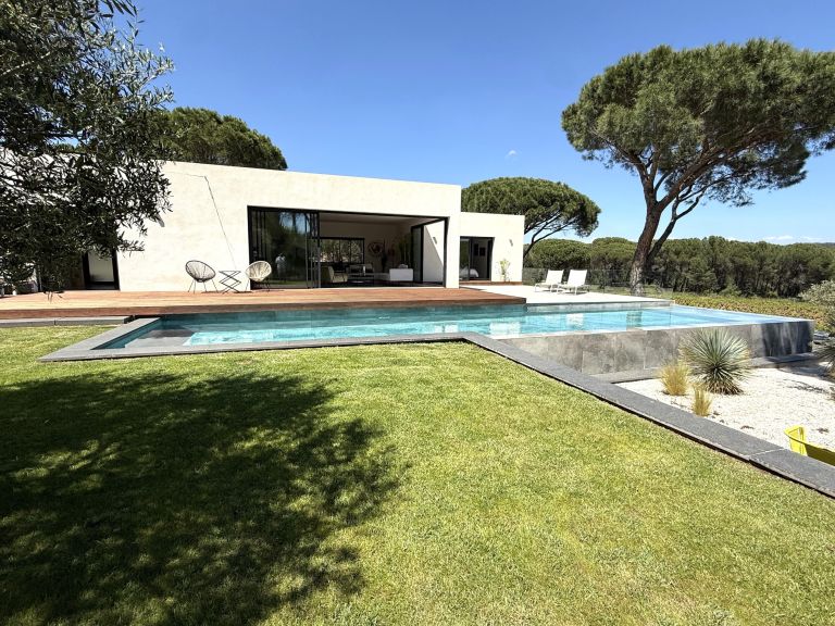maison contemporaine 7 Pièces en vente sur VIDAUBAN (83550)