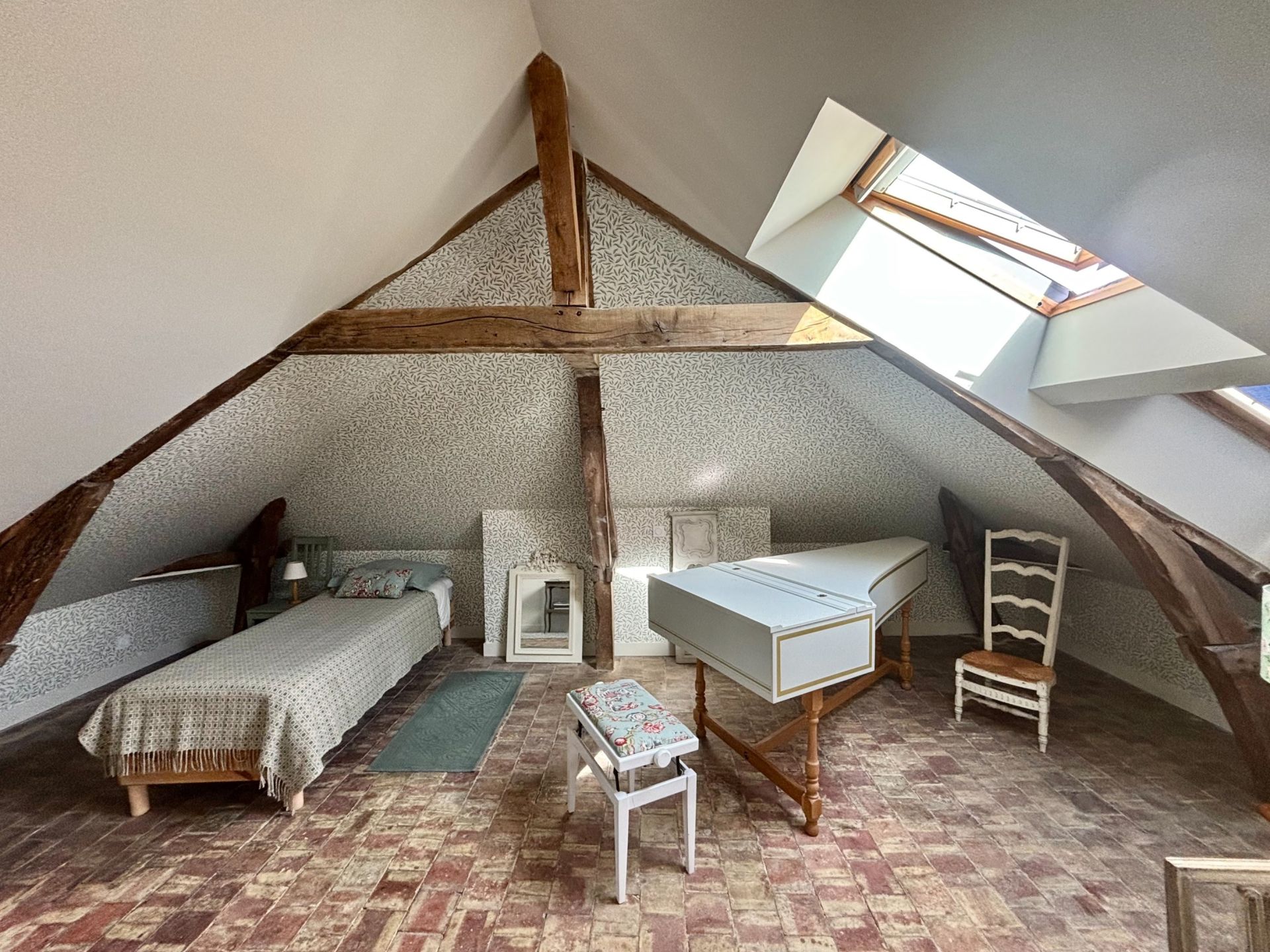 luxury house 9 Rooms for sale on CORMEILLES (27260)