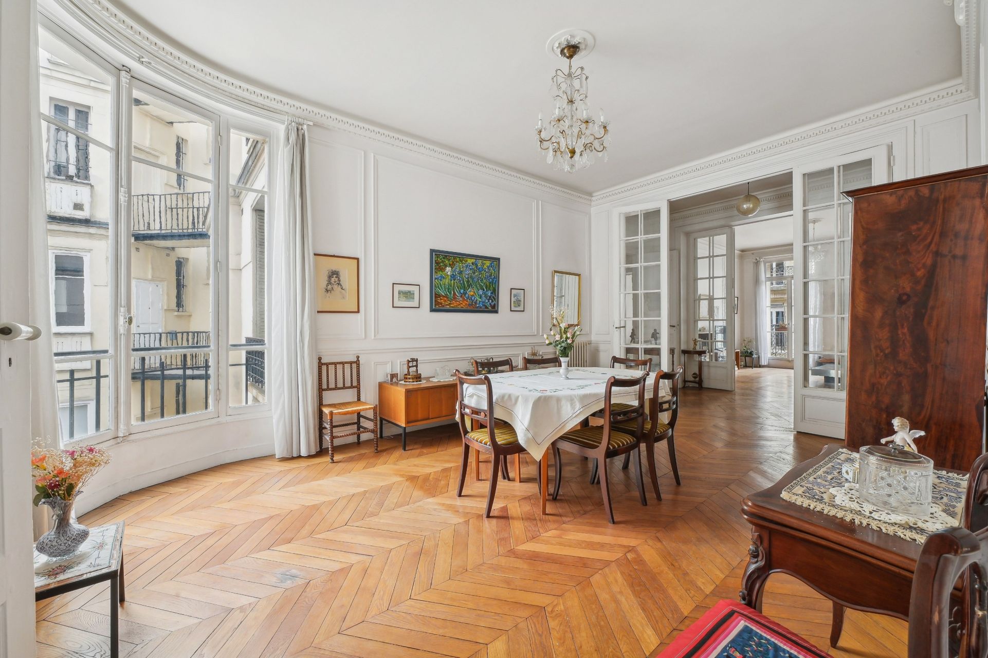 luxury apartment 5 Rooms for sale on PARIS (75017)