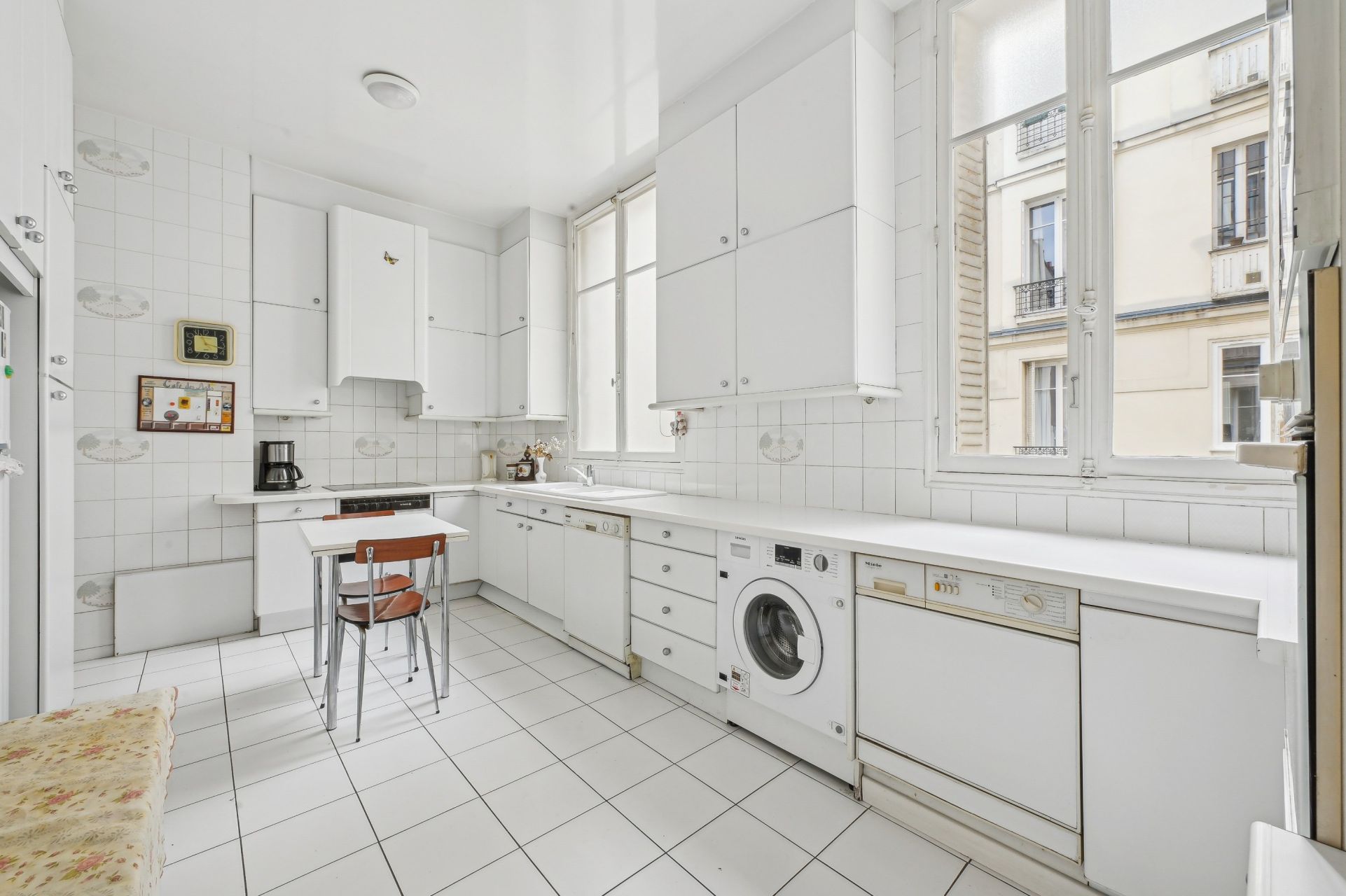 luxury apartment 5 Rooms for sale on PARIS (75017)