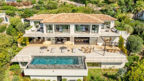 Sale Luxury villa Les Issambres 9 Rooms 435 m²