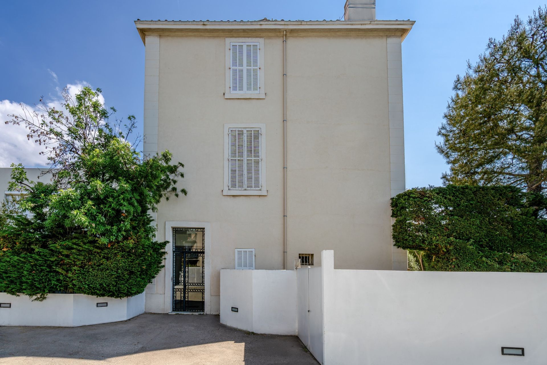 triplex de luxe 4 Pièces en vente sur MARSEILLE (13009)