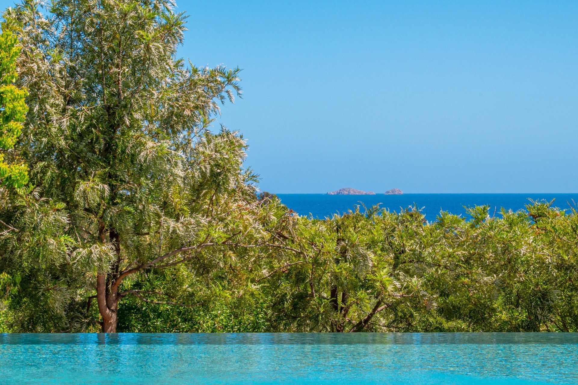 villa de luxe 7 Pièces en location saisonnière sur PORTO VECCHIO (20137)