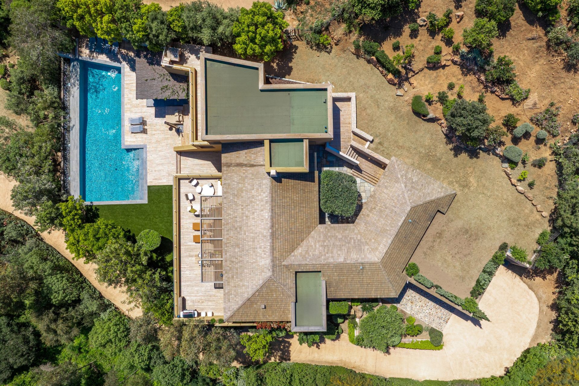 villa de luxe 7 Pièces en location saisonnière sur PORTO VECCHIO (20137)