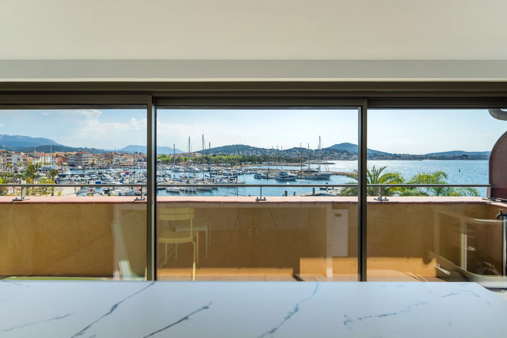 luxury house 5 Rooms for sale on SANARY SUR MER (83110)