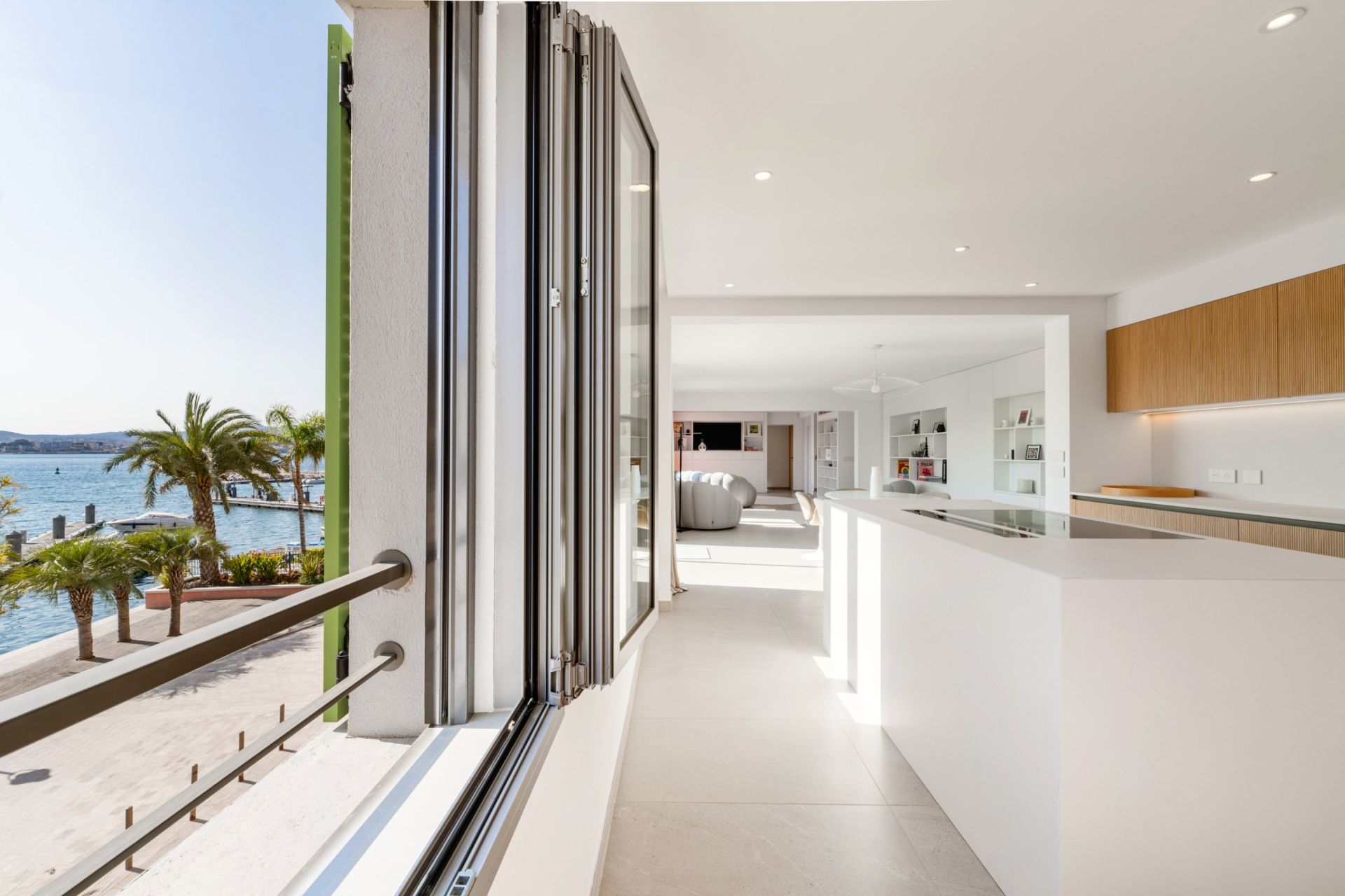 luxury house 5 Rooms for sale on SANARY SUR MER (83110)