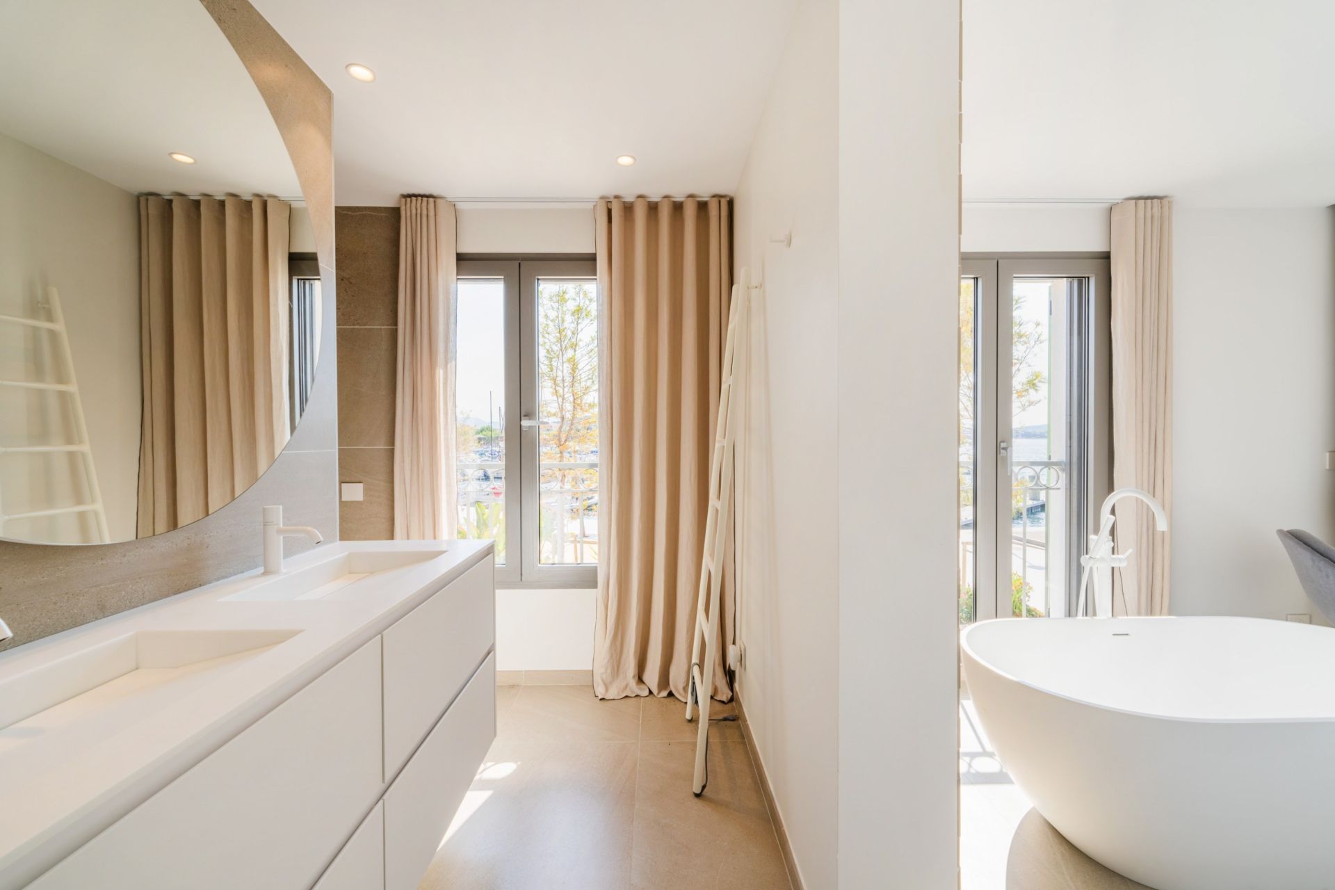 luxury house 5 Rooms for sale on SANARY SUR MER (83110)