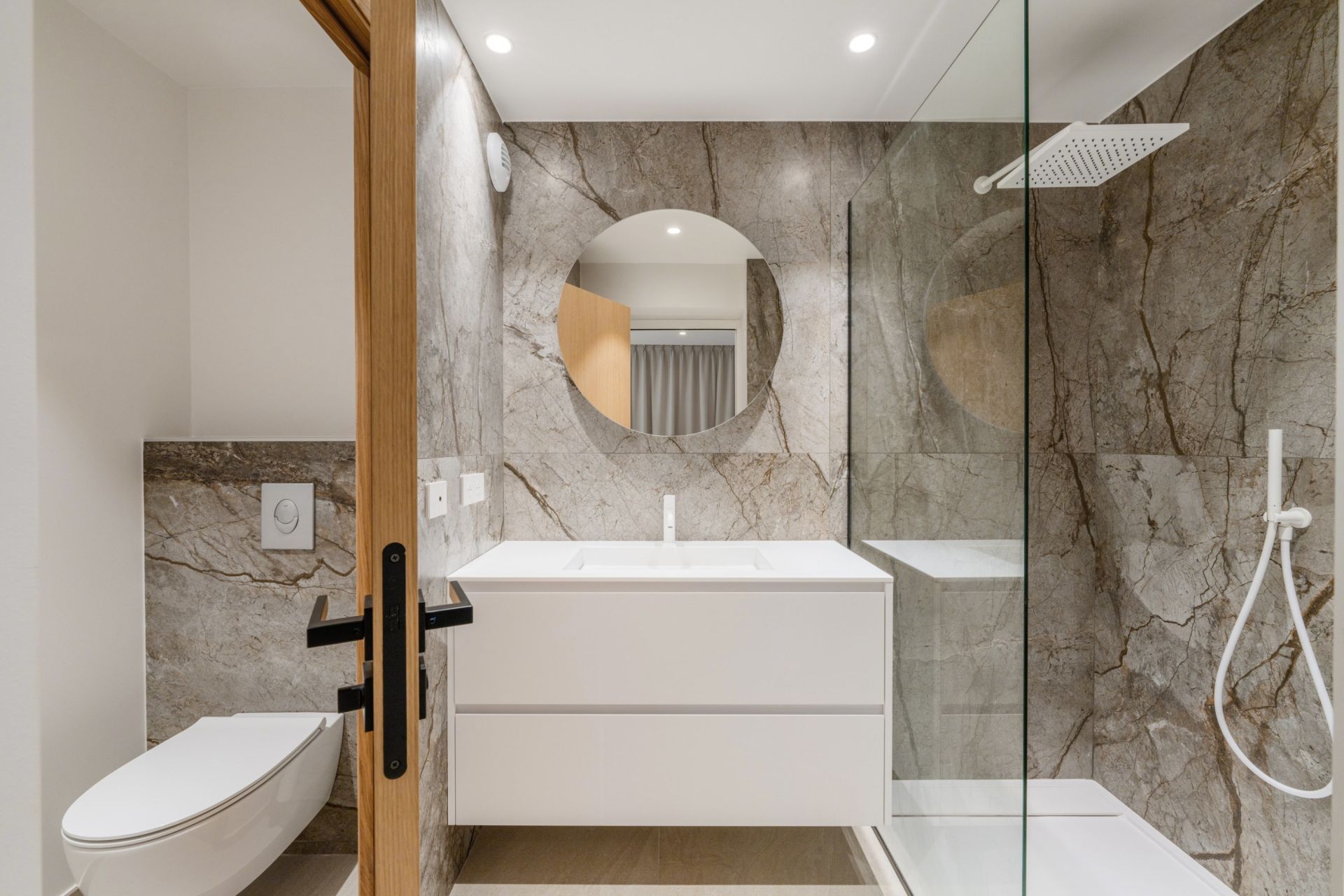 luxury house 5 Rooms for sale on SANARY SUR MER (83110)