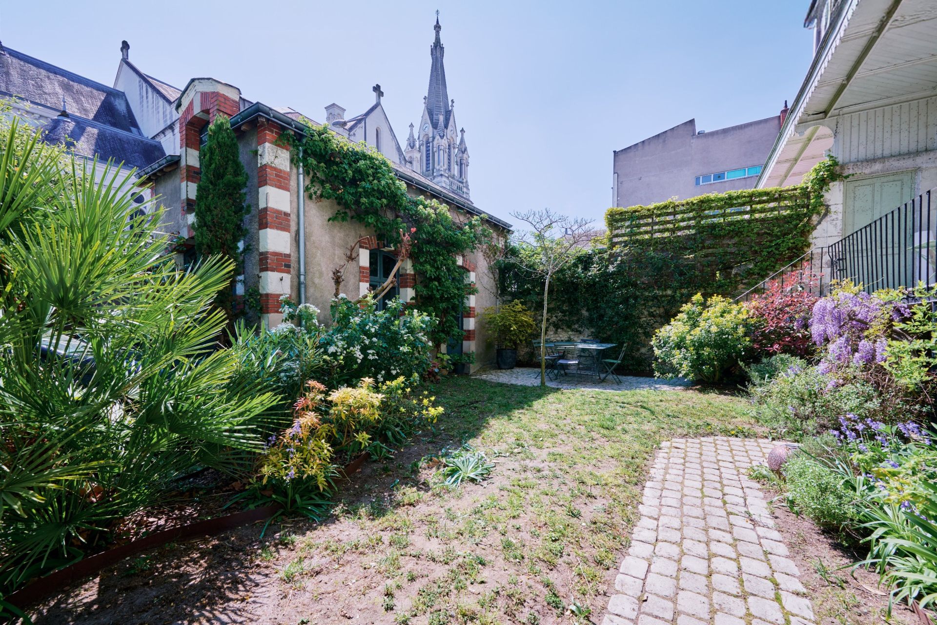 luxury house 10 Rooms for sale on TOURS (37000)