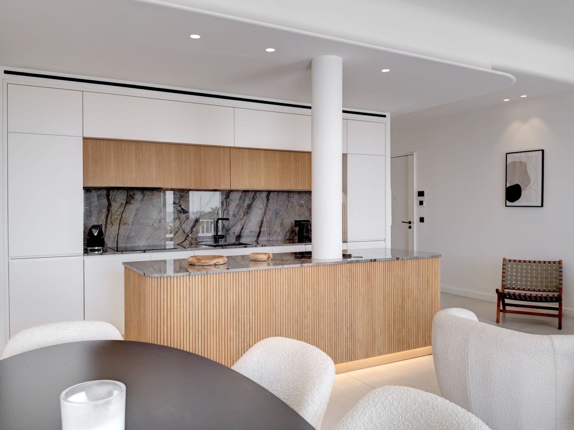 luxury apartment 4 Rooms for sale on CANNES (06400)