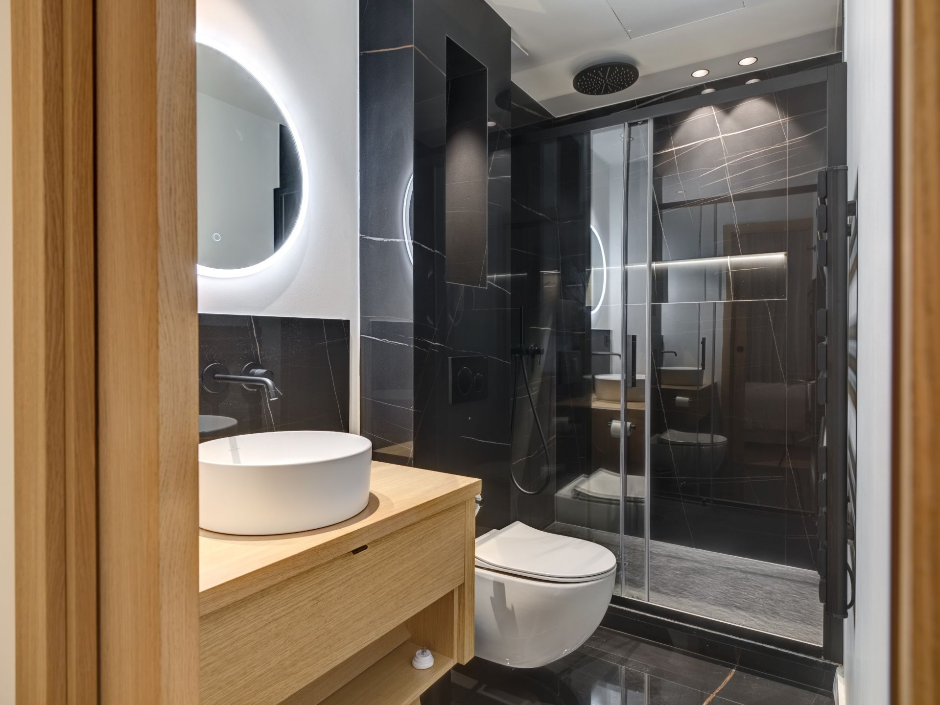 luxury apartment 4 Rooms for sale on CANNES (06400)