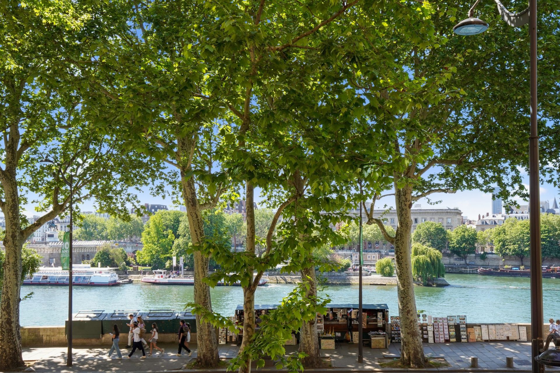 luxury apartment 5 Rooms for sale on PARIS (75001)