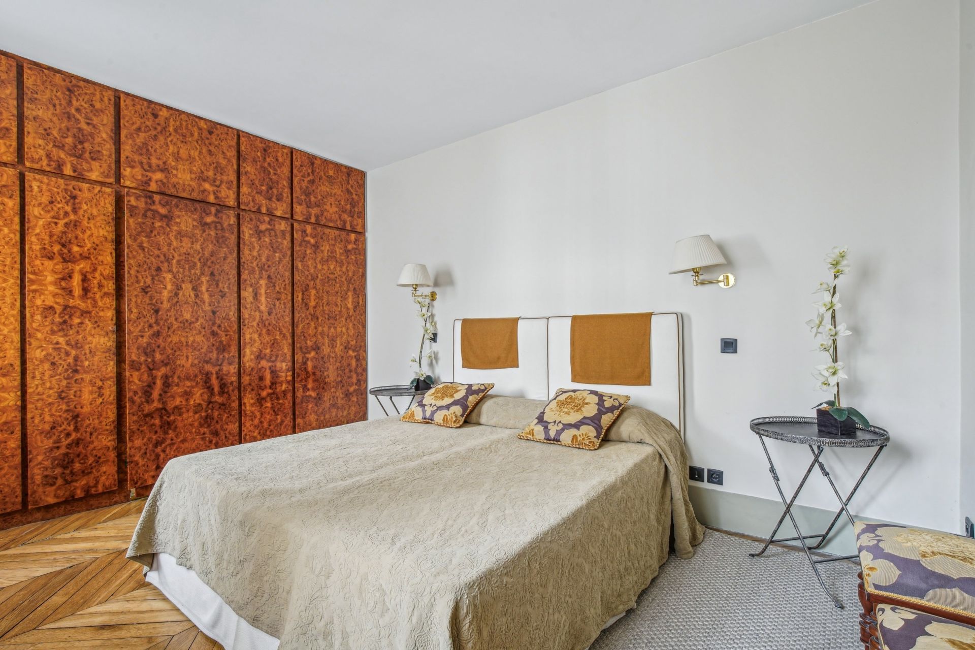 luxury apartment 5 Rooms for sale on PARIS (75001)