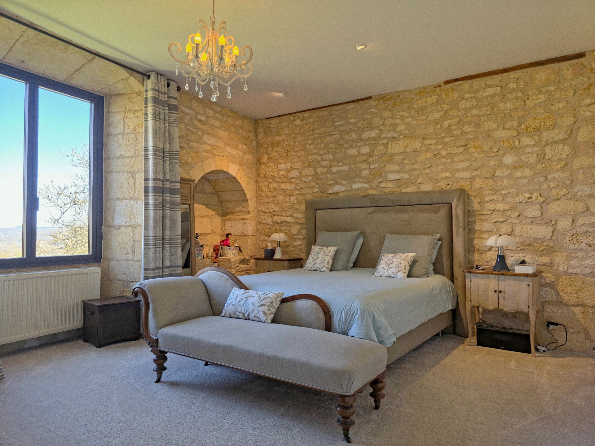 castle 22 Rooms for sale on MONTIGNAC LASCAUX (24290)