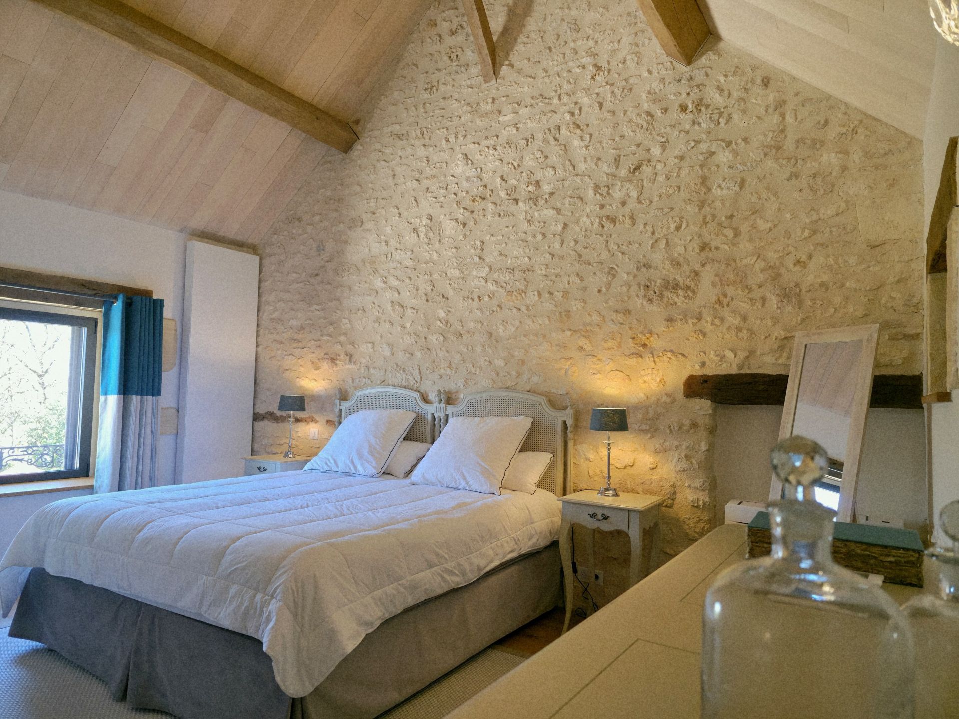 castle 22 Rooms for sale on MONTIGNAC LASCAUX (24290)