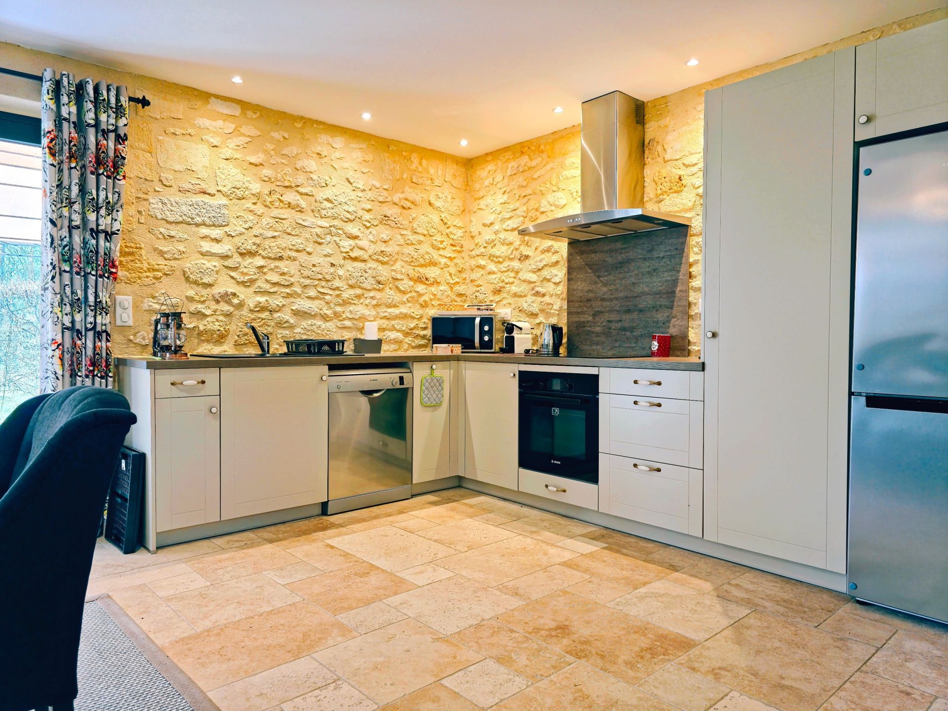 castle 22 Rooms for sale on MONTIGNAC LASCAUX (24290)