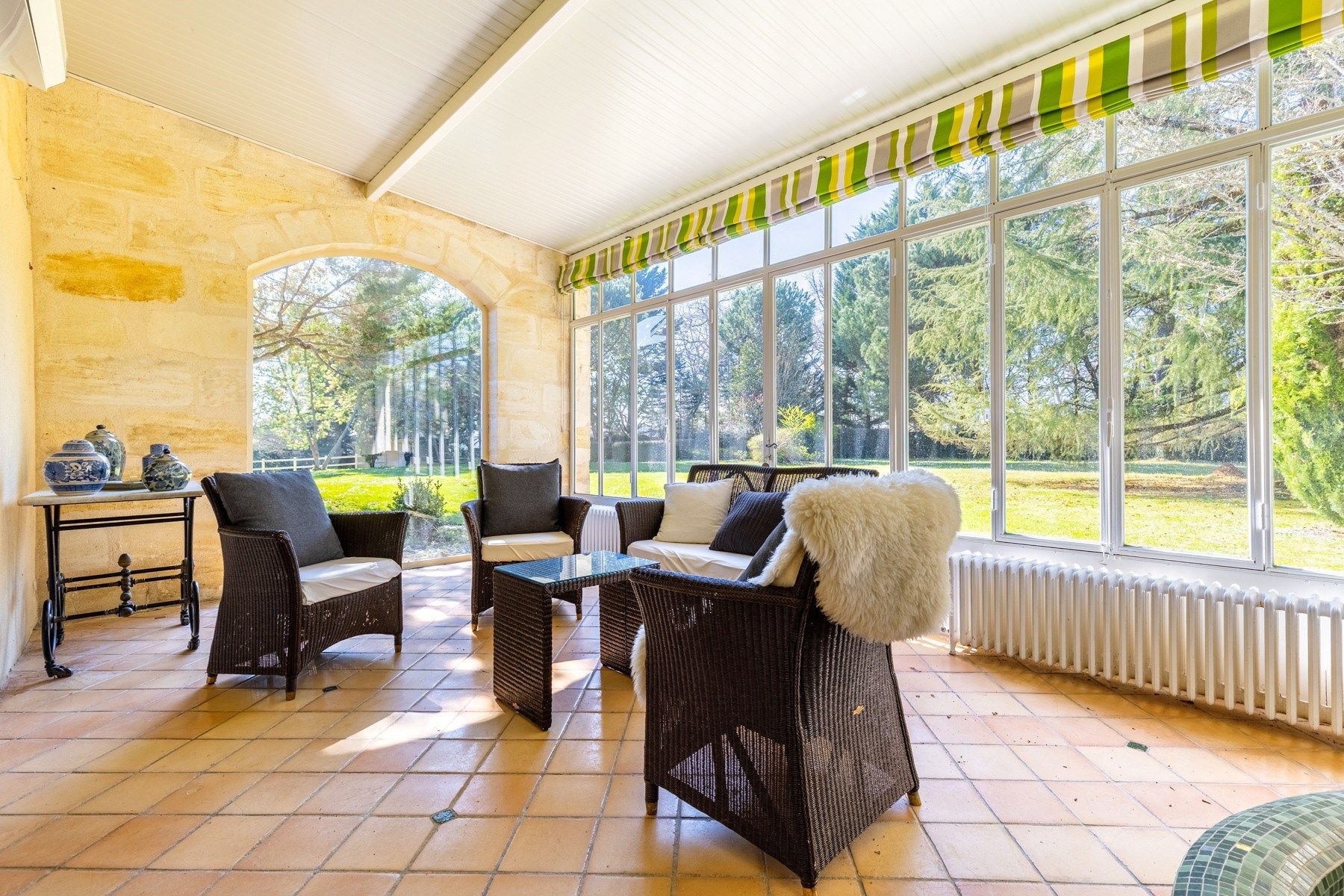 luxury house 11 Rooms for sale on BORDEAUX (33000)