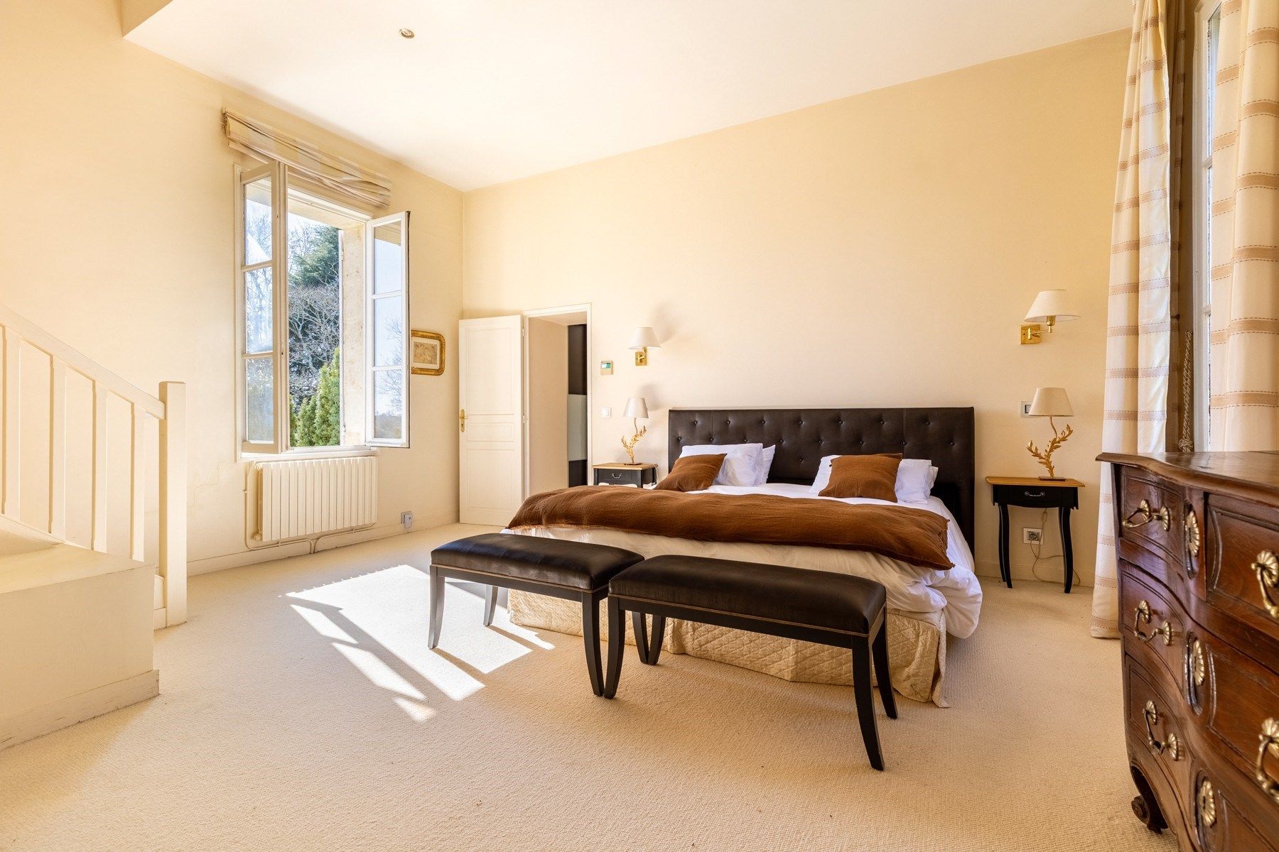 luxury house 11 Rooms for sale on BORDEAUX (33000)